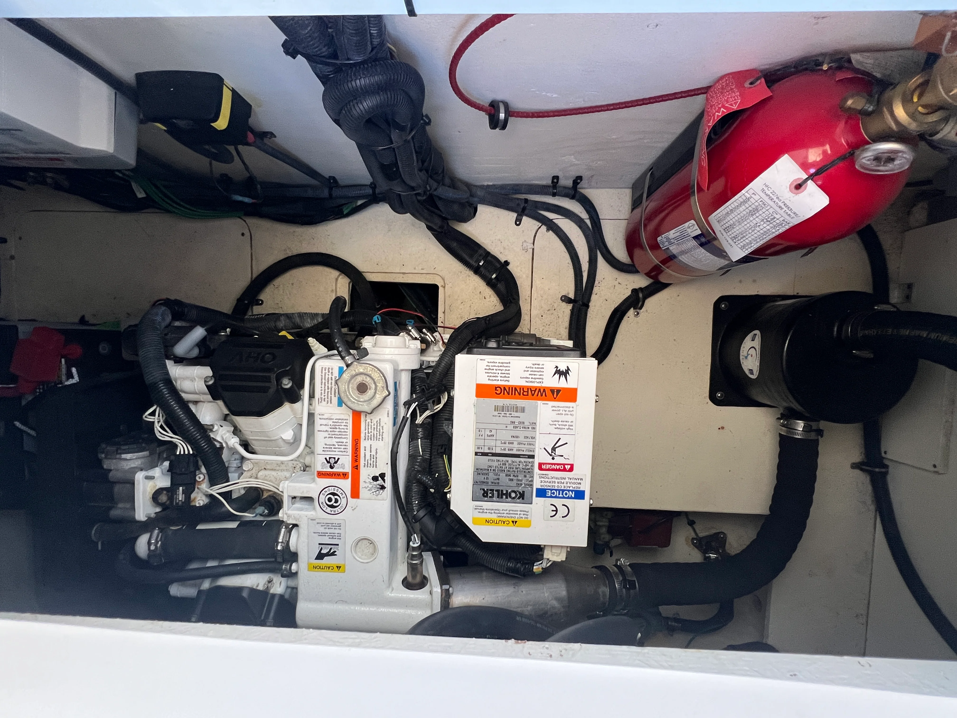 2018 Sea Ray 350 SUNDANCER Image Thumbnail #74