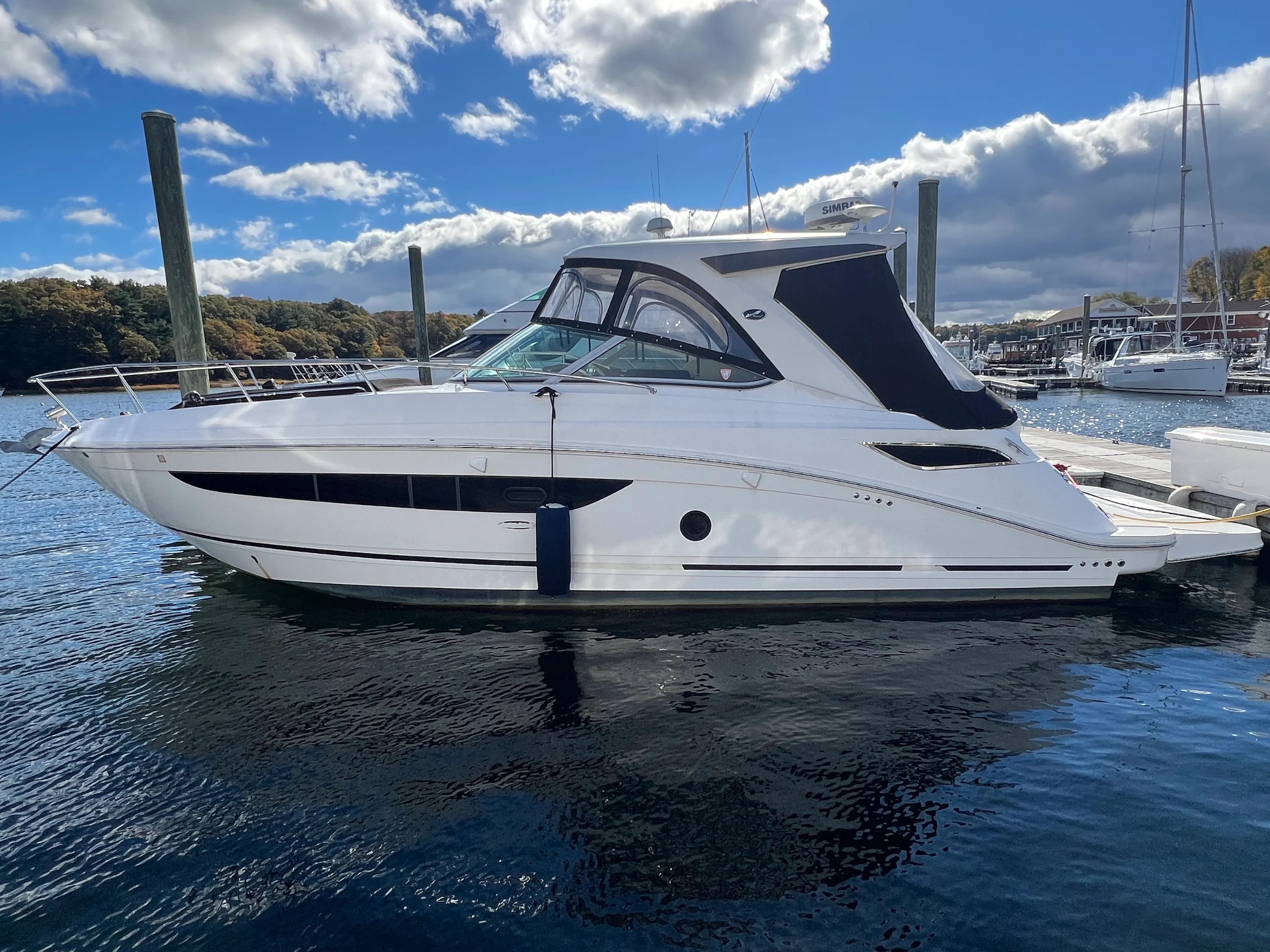 2018 Sea Ray 350 SUNDANCER Image Thumbnail #1