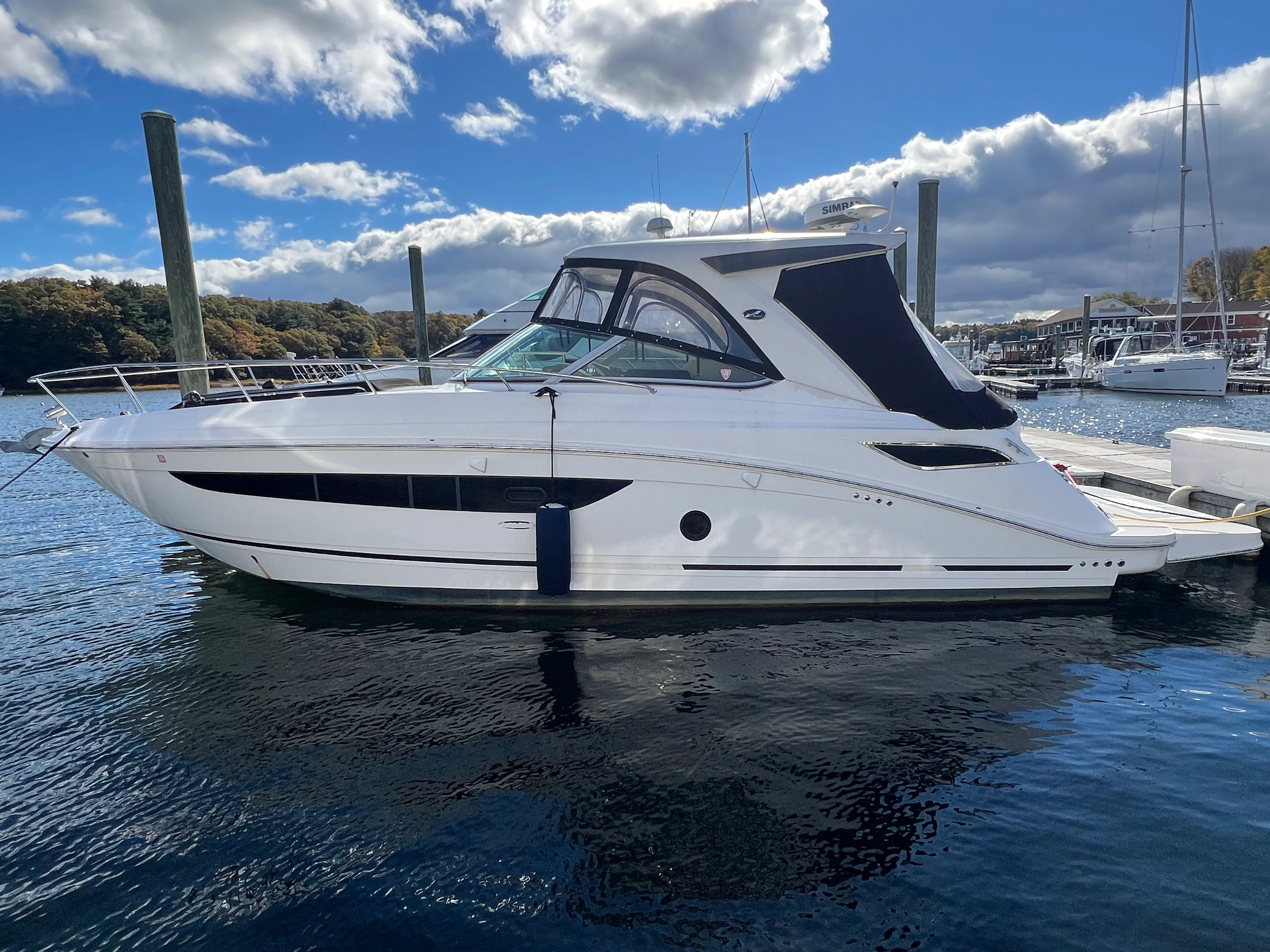 2018 Sea Ray 350 SUNDANCER Image Thumbnail #1