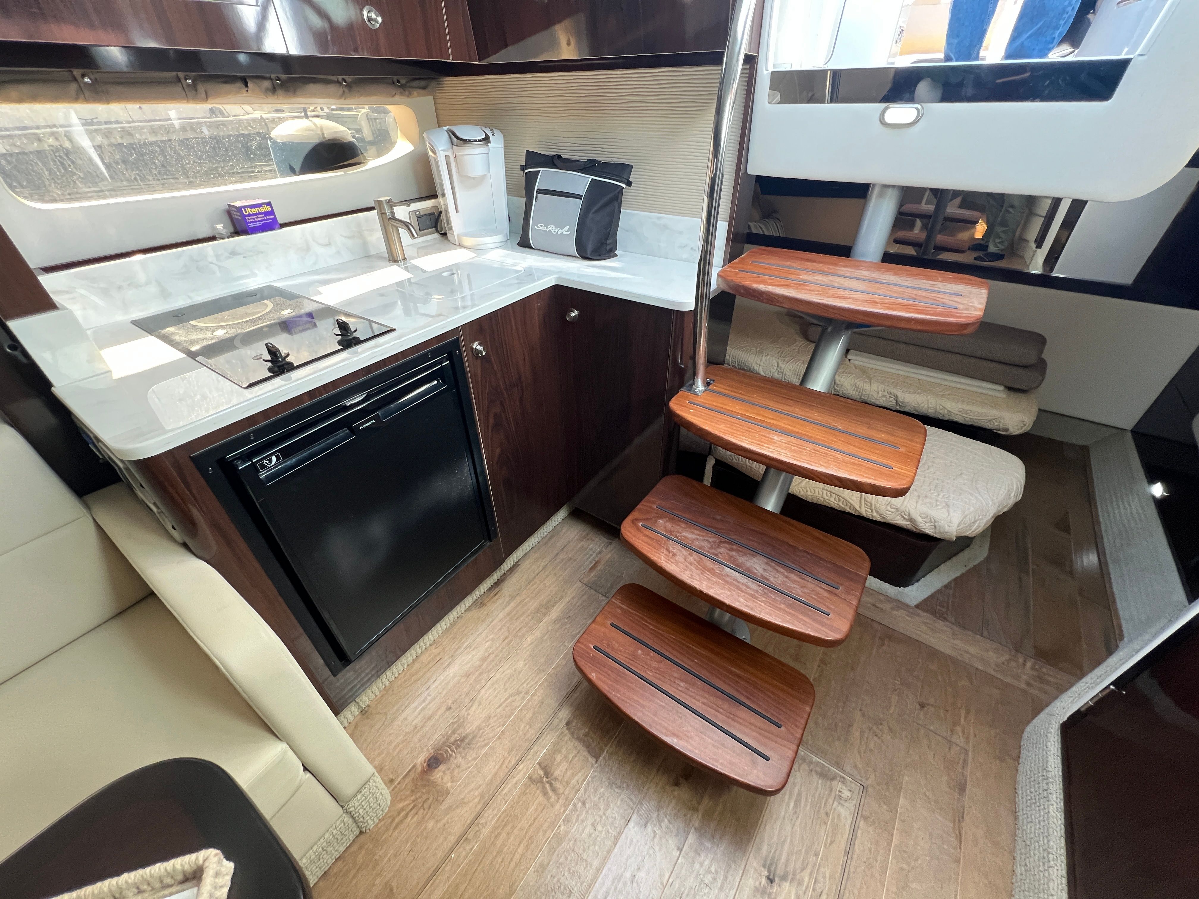 2018 Sea Ray 350 SUNDANCER Image Thumbnail #33