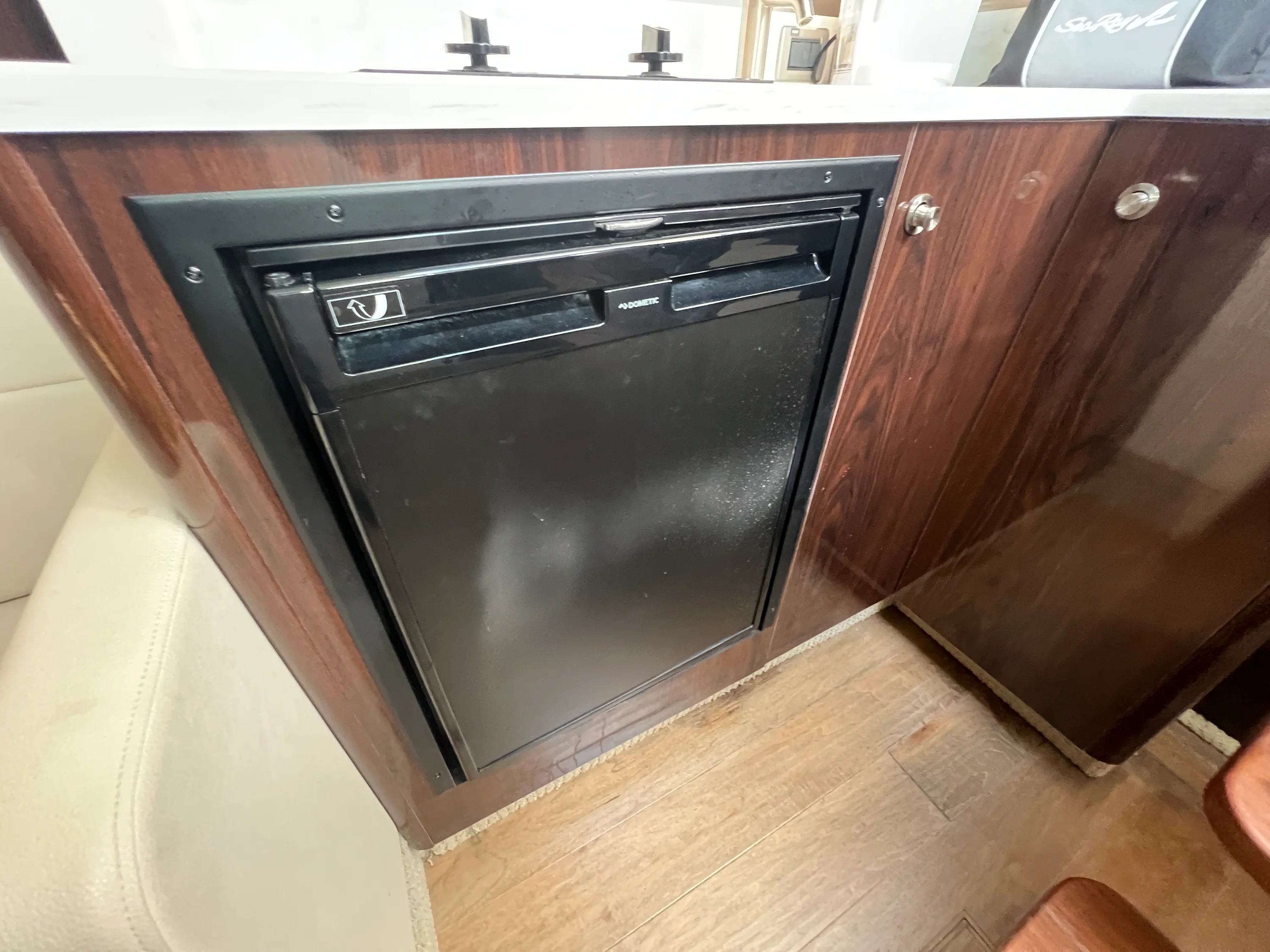 2018 Sea Ray 350 SUNDANCER Image Thumbnail #43