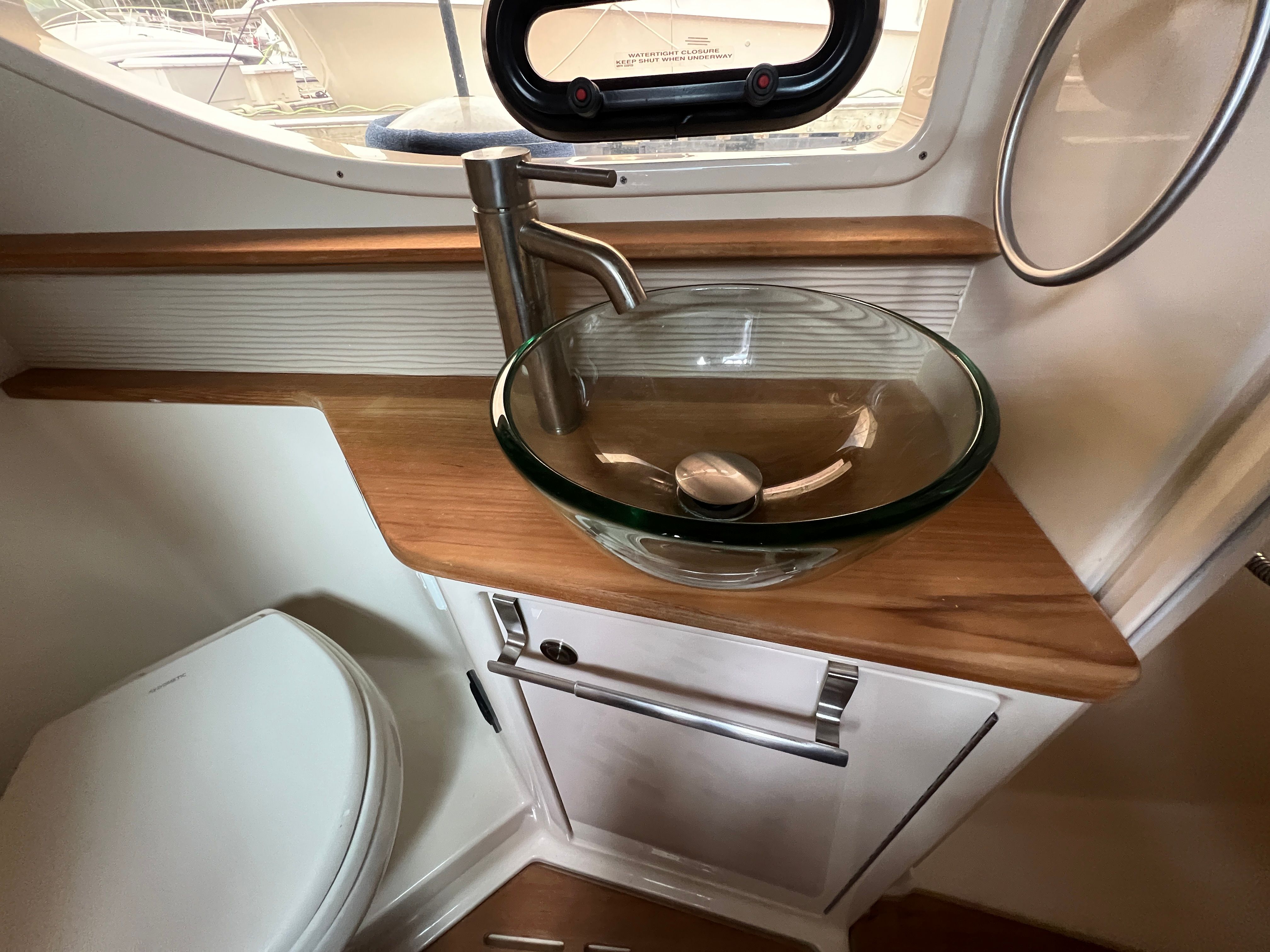 2018 Sea Ray 350 SUNDANCER Image Thumbnail #58