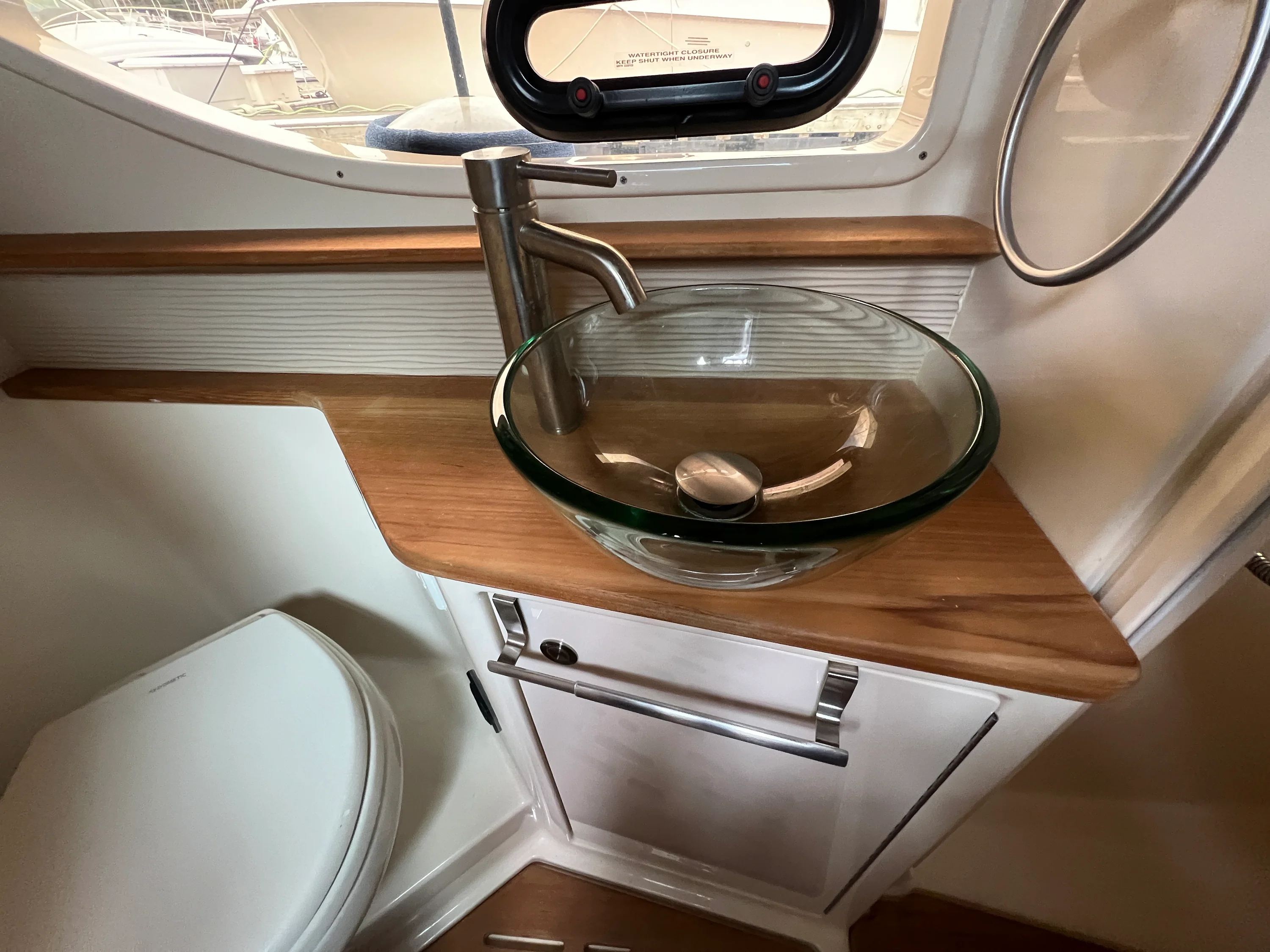 2018 Sea Ray 350 SUNDANCER Image Thumbnail #58