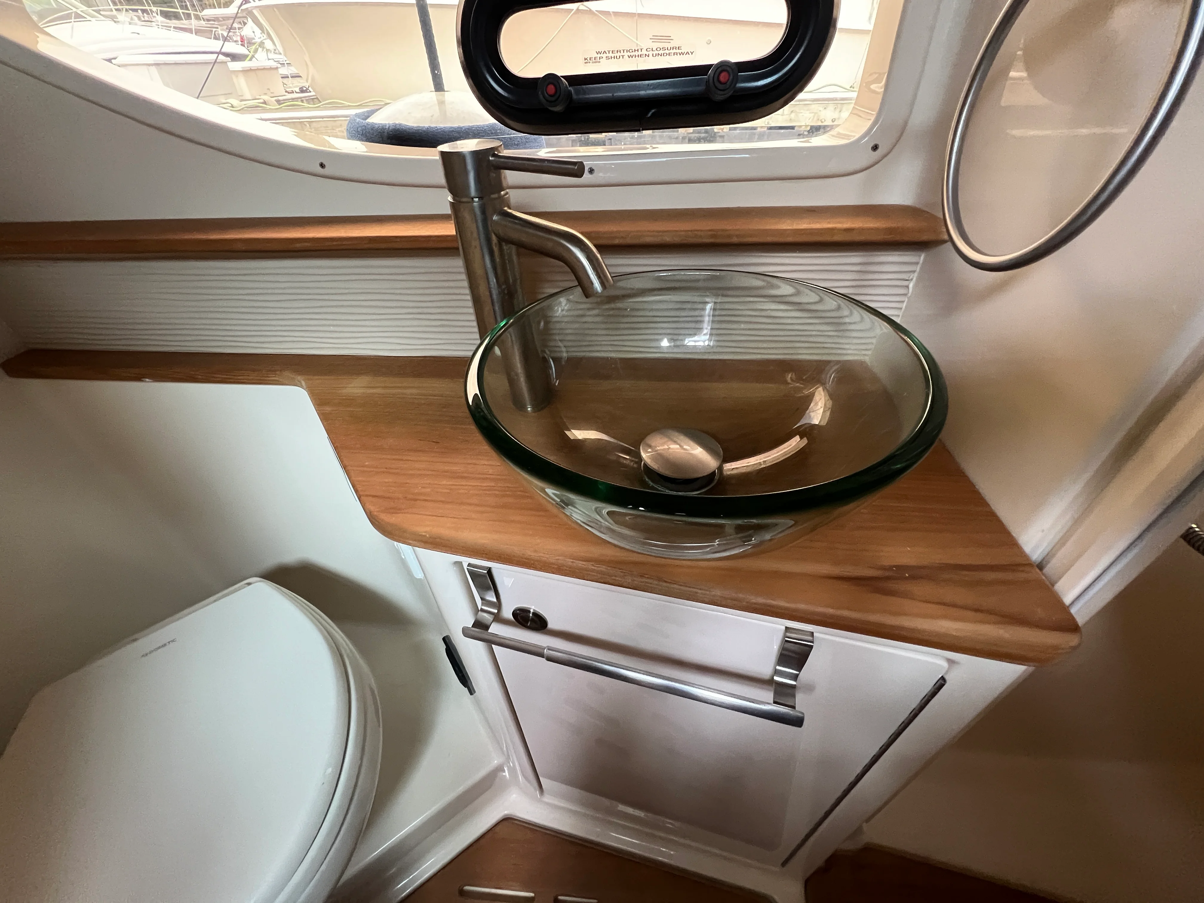 2018 Sea Ray 350 SUNDANCER Image Thumbnail #58