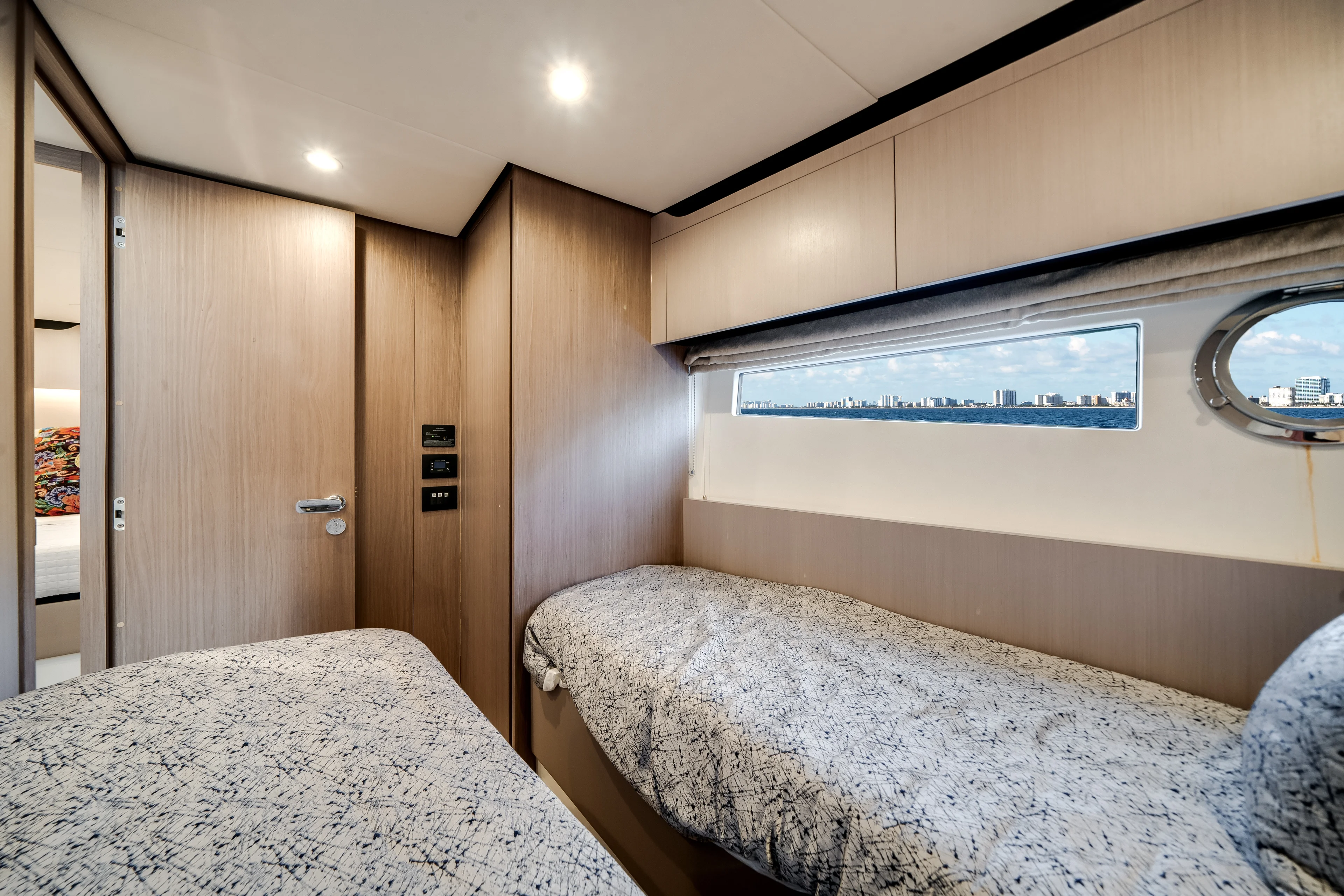 2022 Azimut 60 FLY Image Thumbnail #19