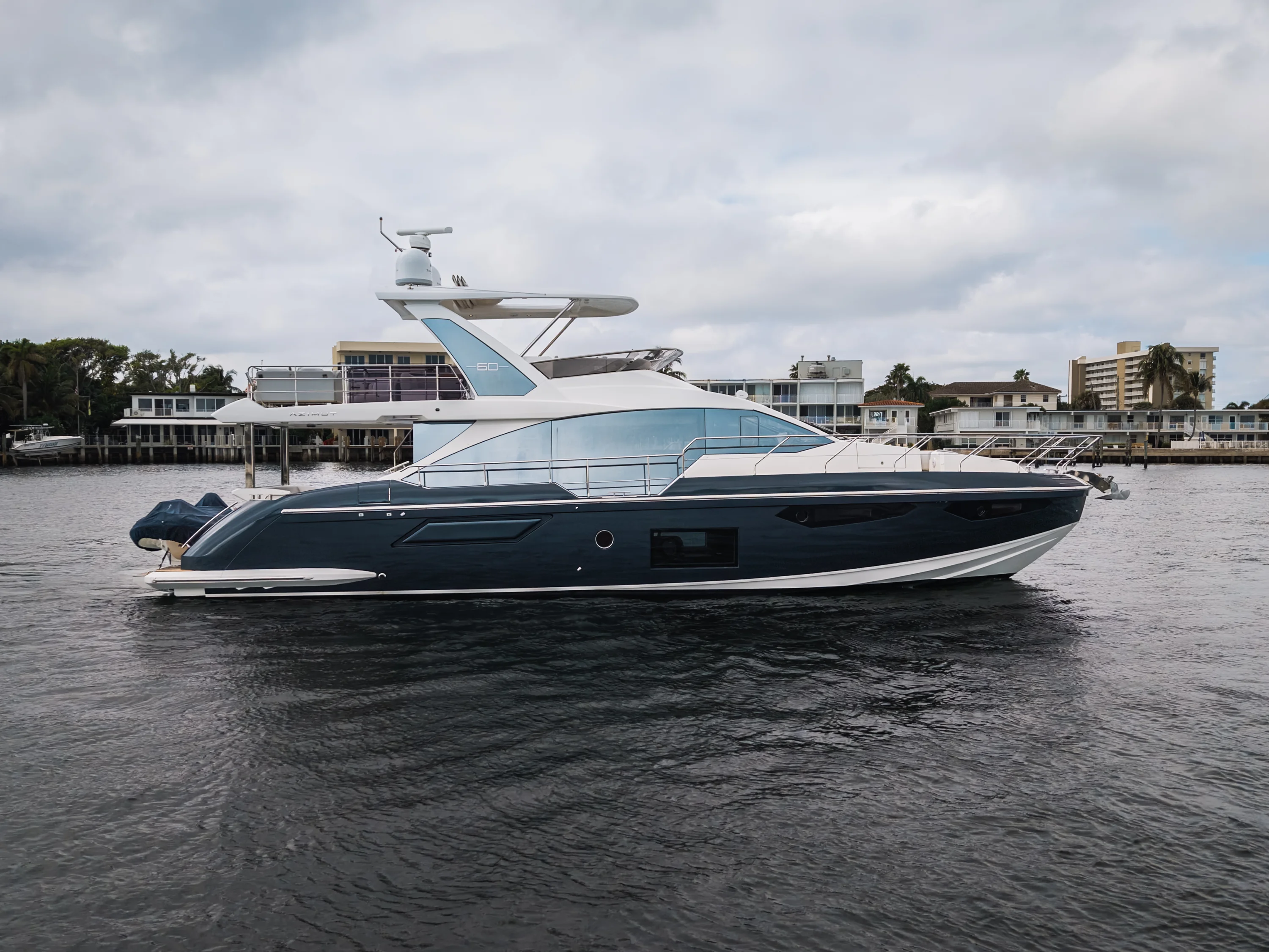 2022 Azimut 60 FLY Image Thumbnail #7