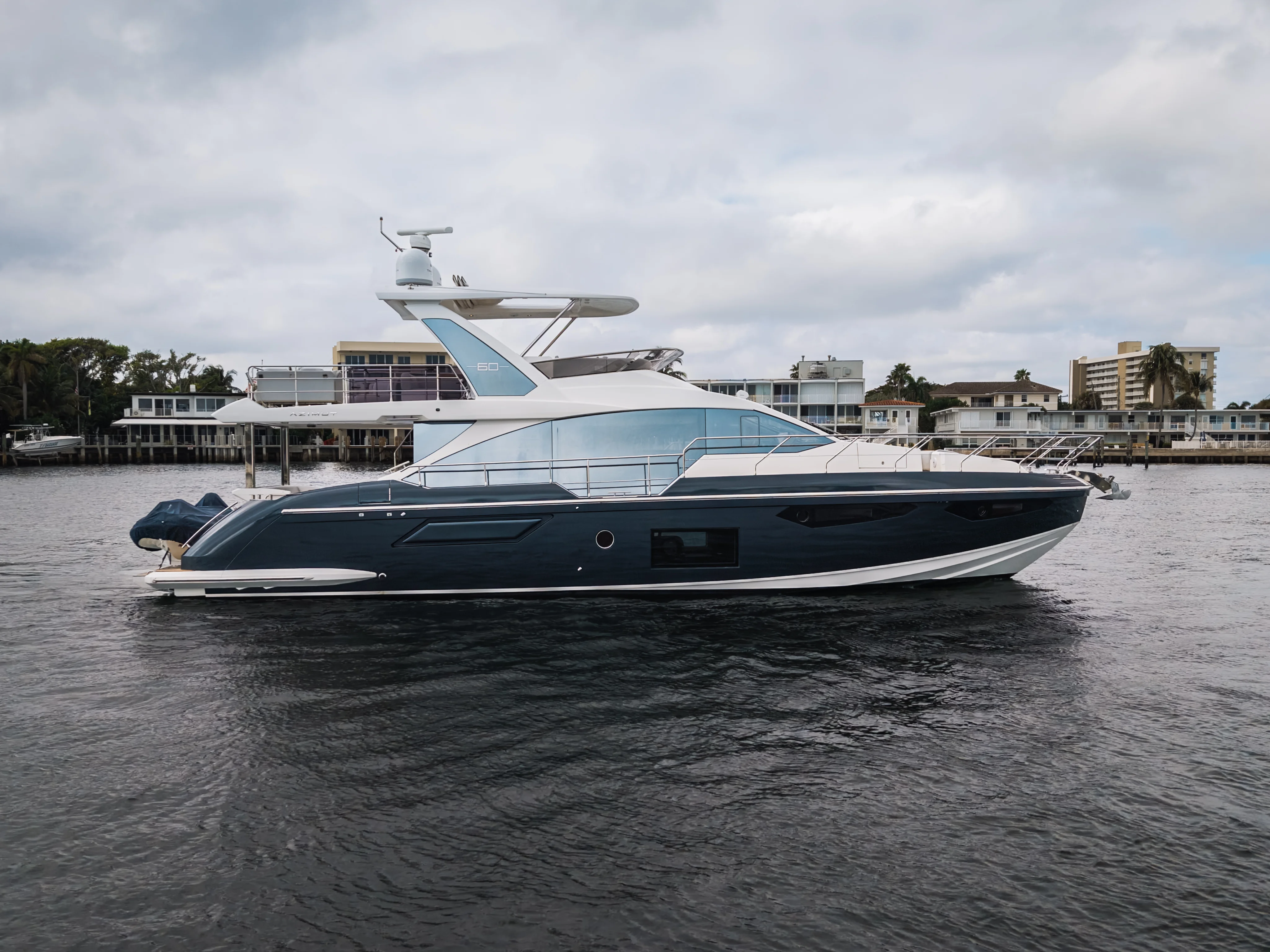 2022 Azimut 60 FLY Image Thumbnail #7