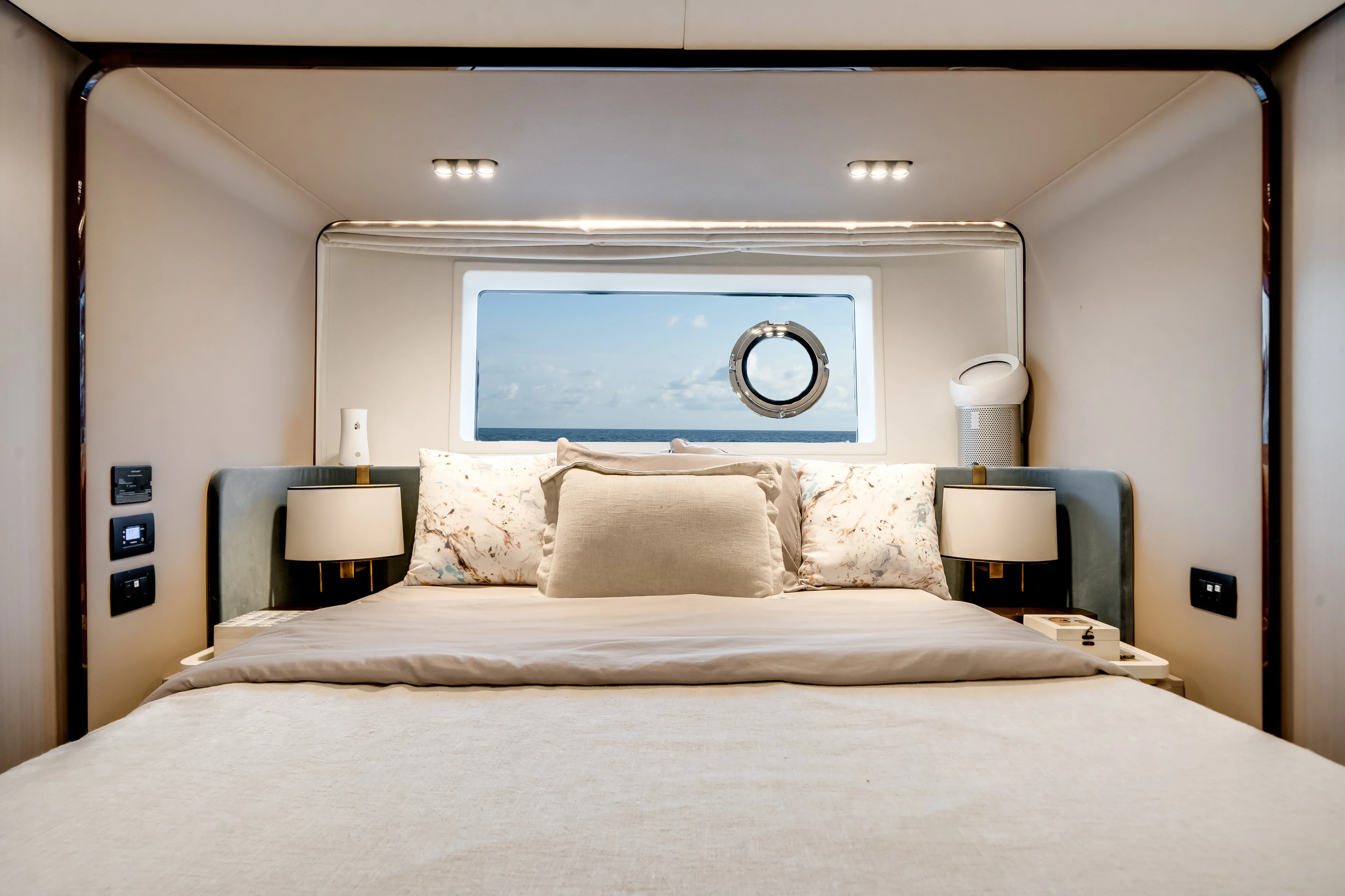 2022 Azimut 60 FLY Image Thumbnail #21