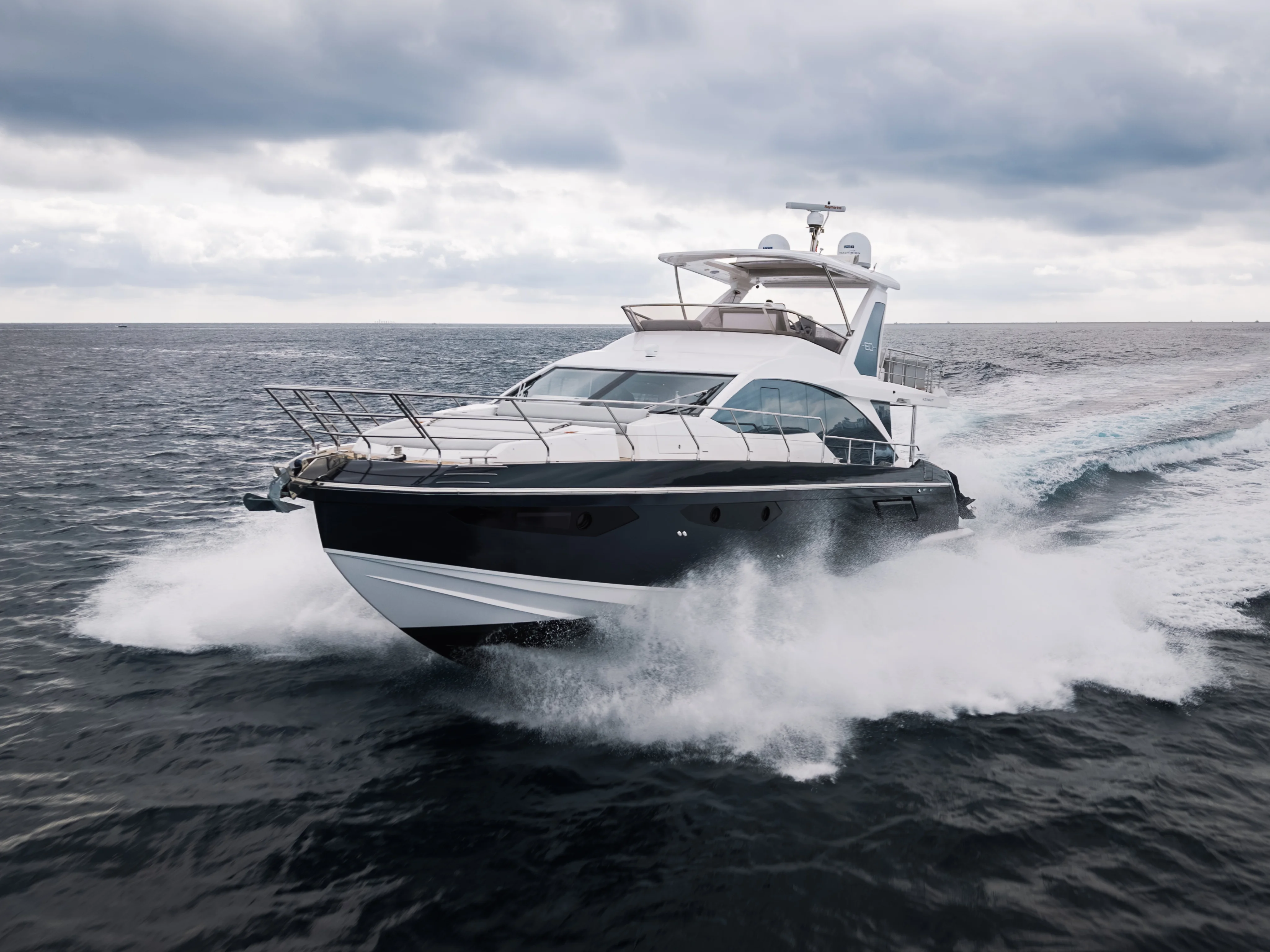 2022 Azimut 60 FLY Image Thumbnail #11