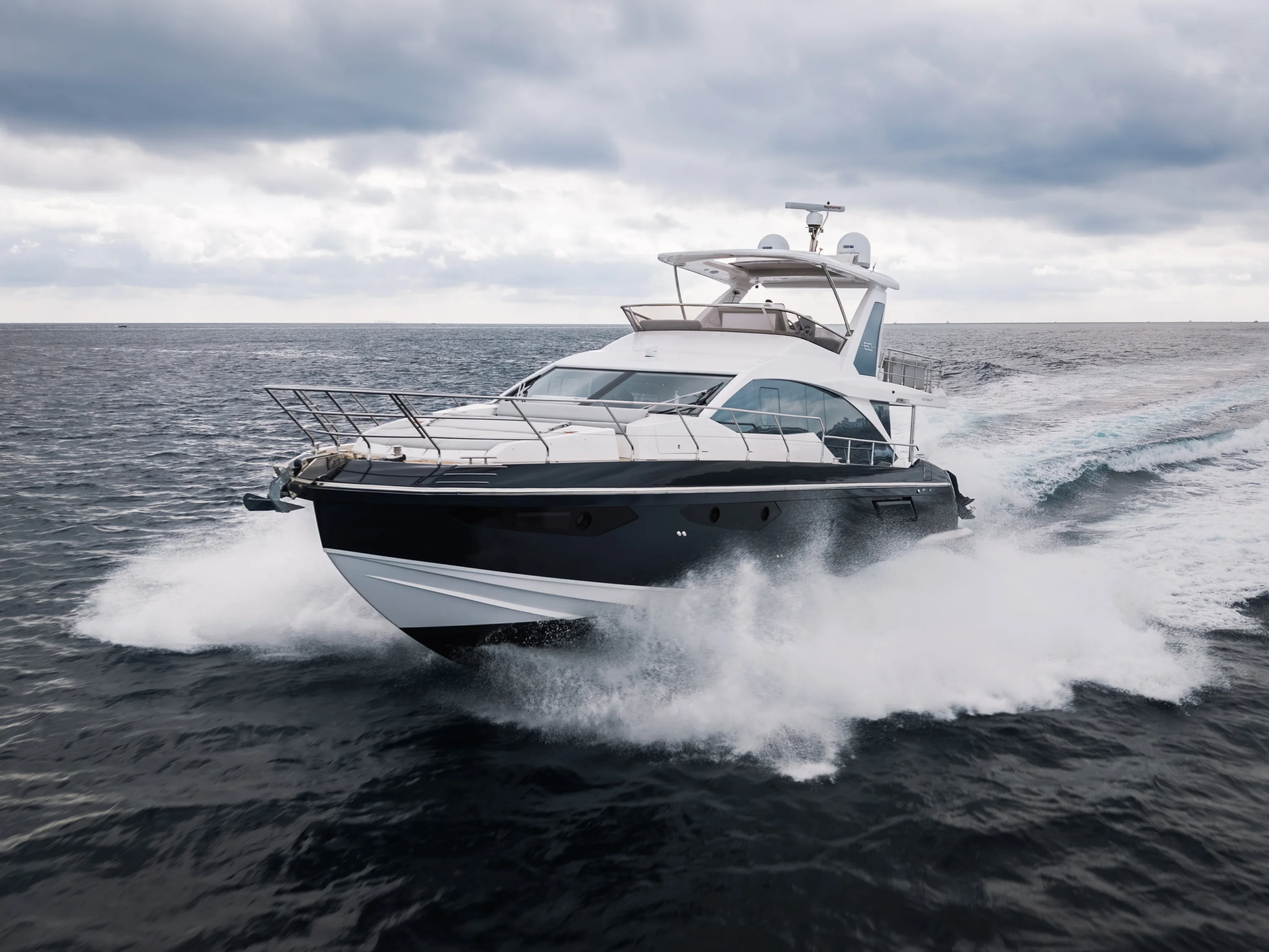 2022 Azimut 60 FLY Image Thumbnail #11