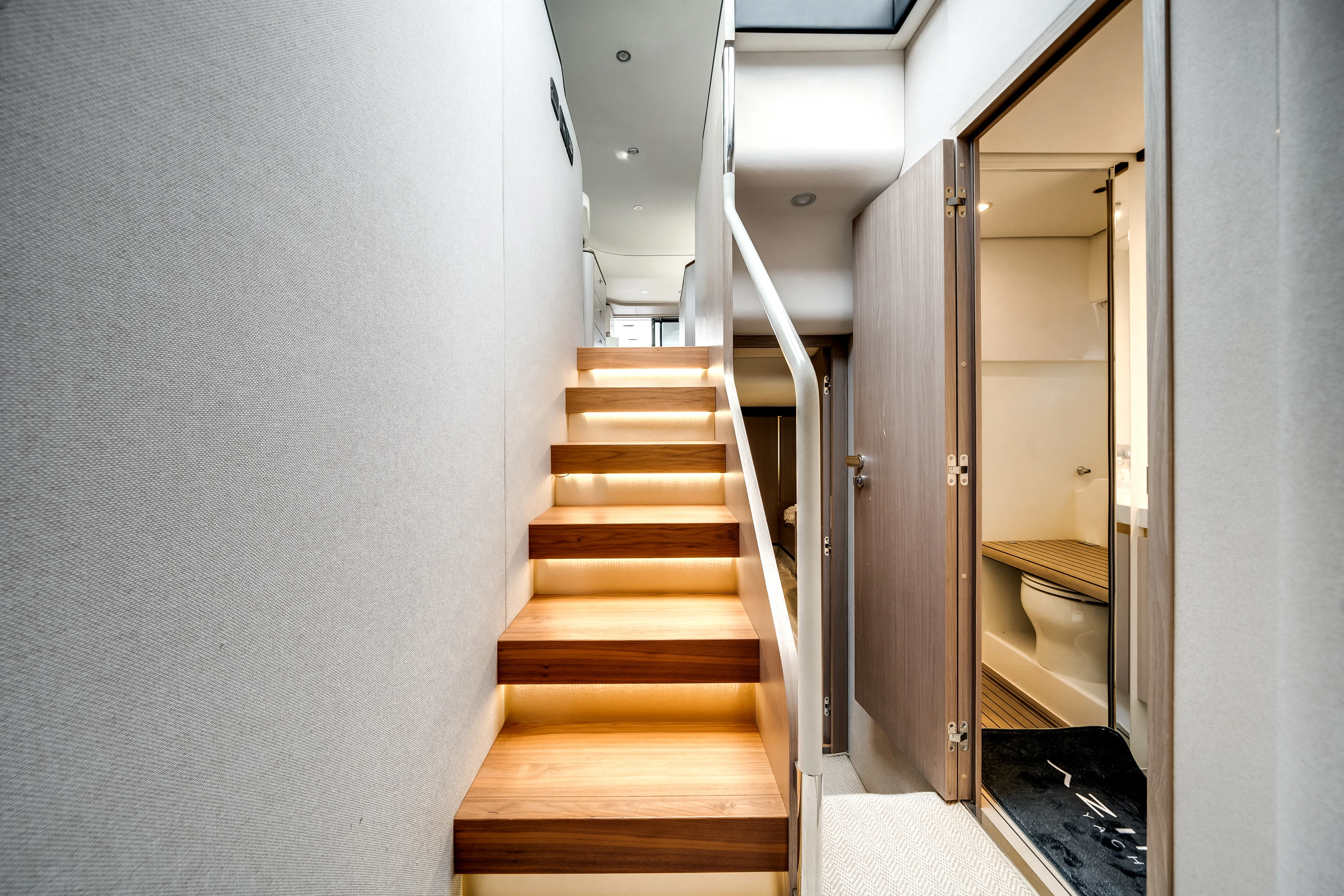 2022 Azimut 60 FLY Image Thumbnail #33