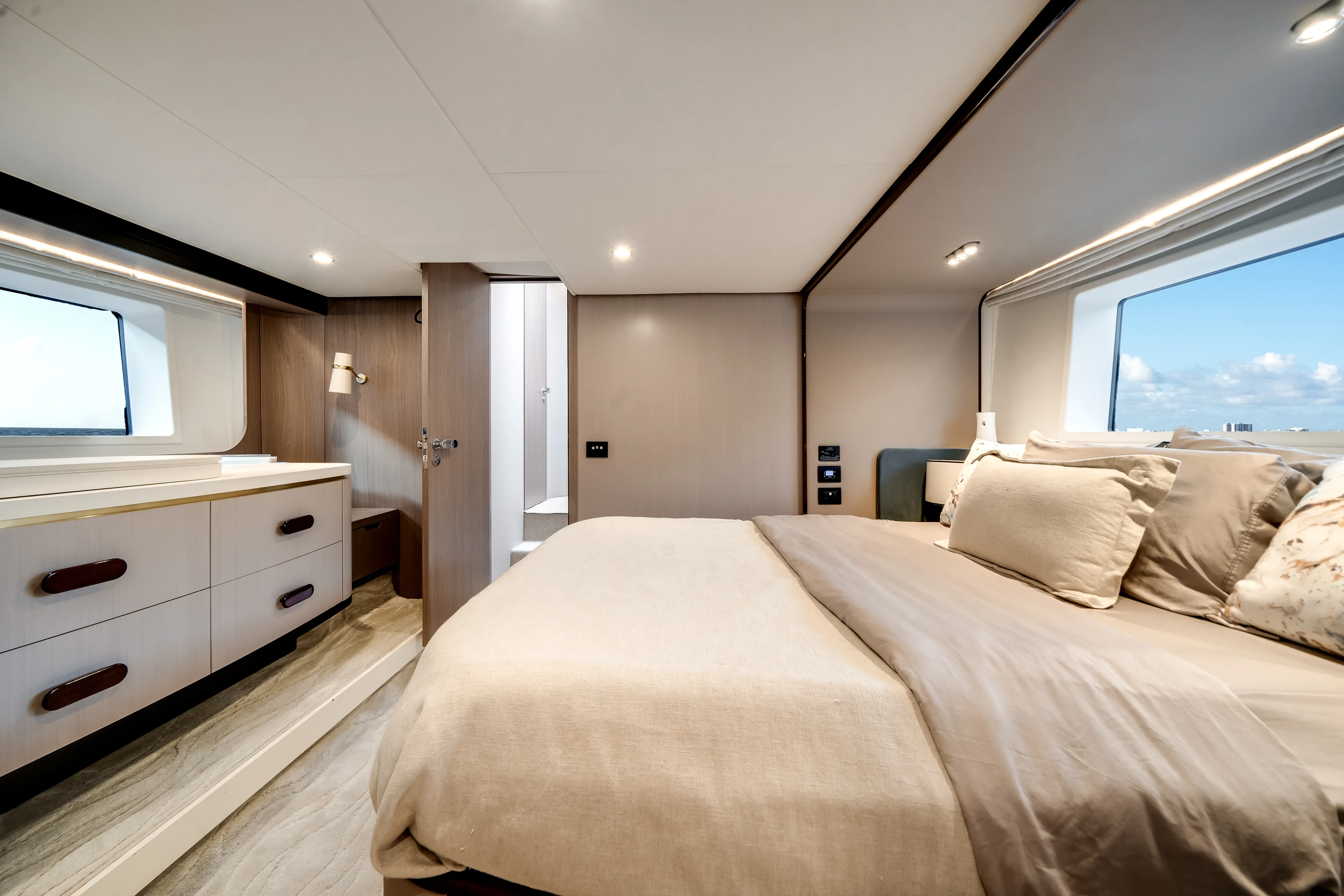 2022 Azimut 60 FLY Image Thumbnail #22