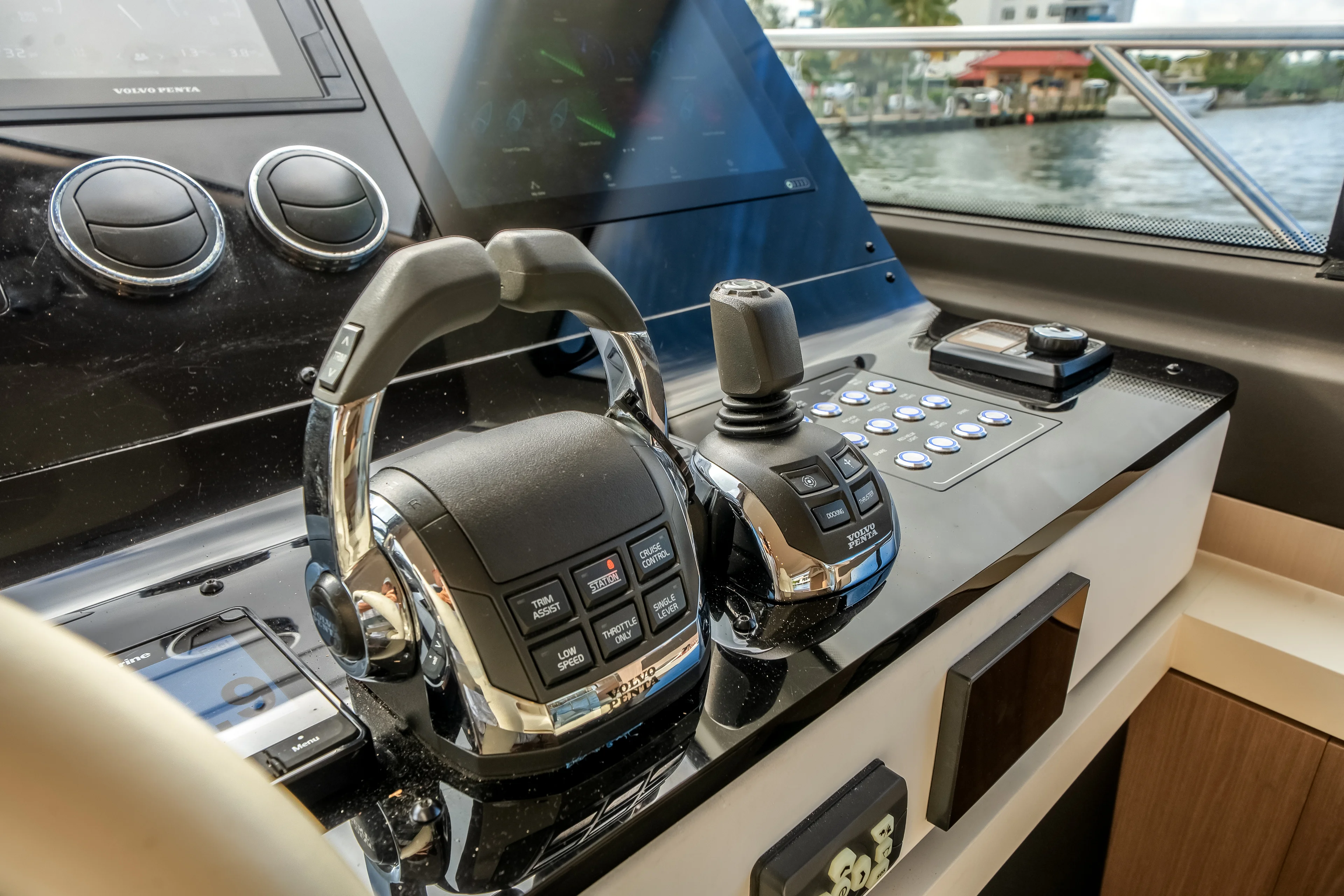 2022 Azimut 60 FLY Image Thumbnail #52