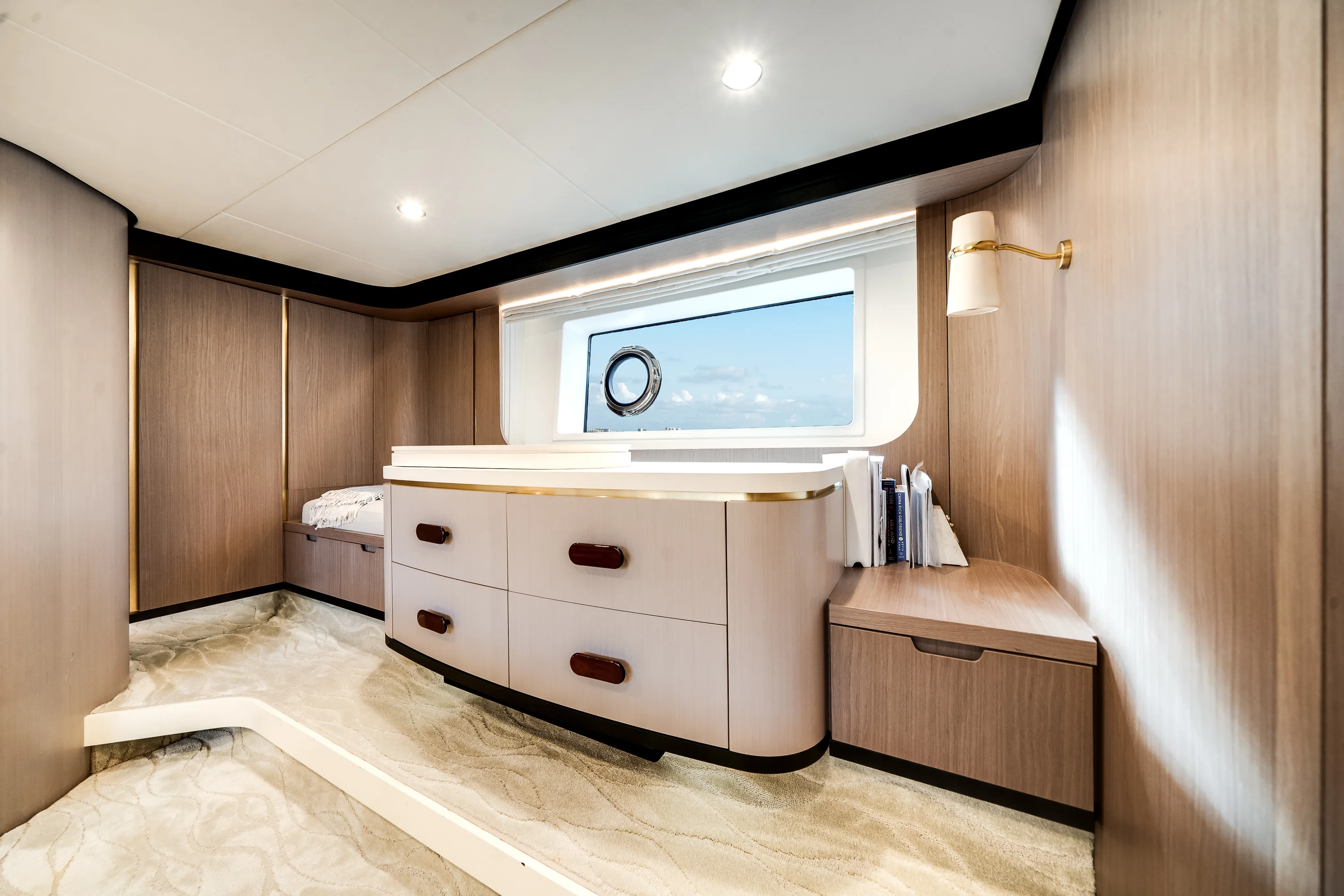 2022 Azimut 60 FLY Image Thumbnail #23