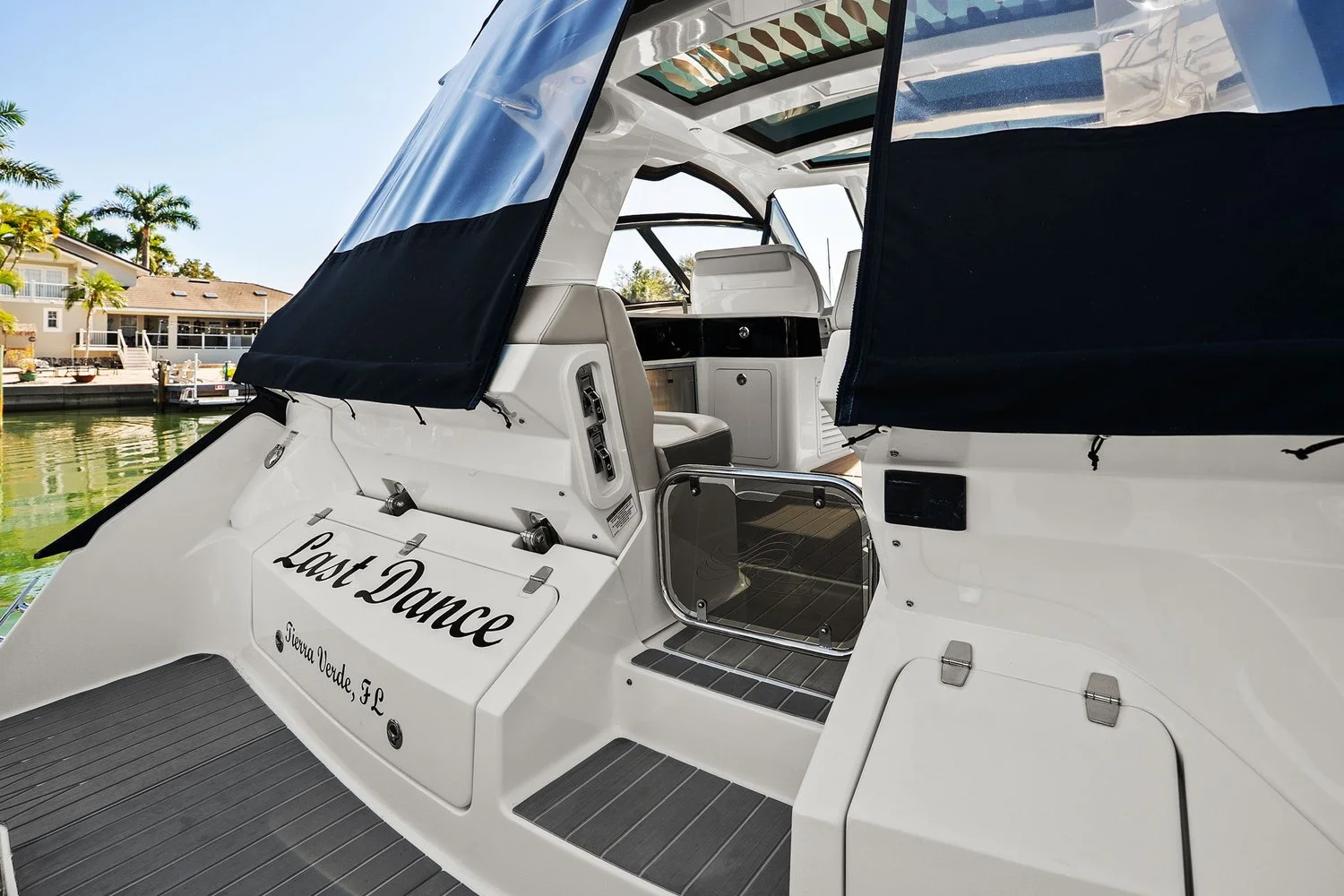 2023 Sea Ray 370 Sundancer Outboard Image Thumbnail #22