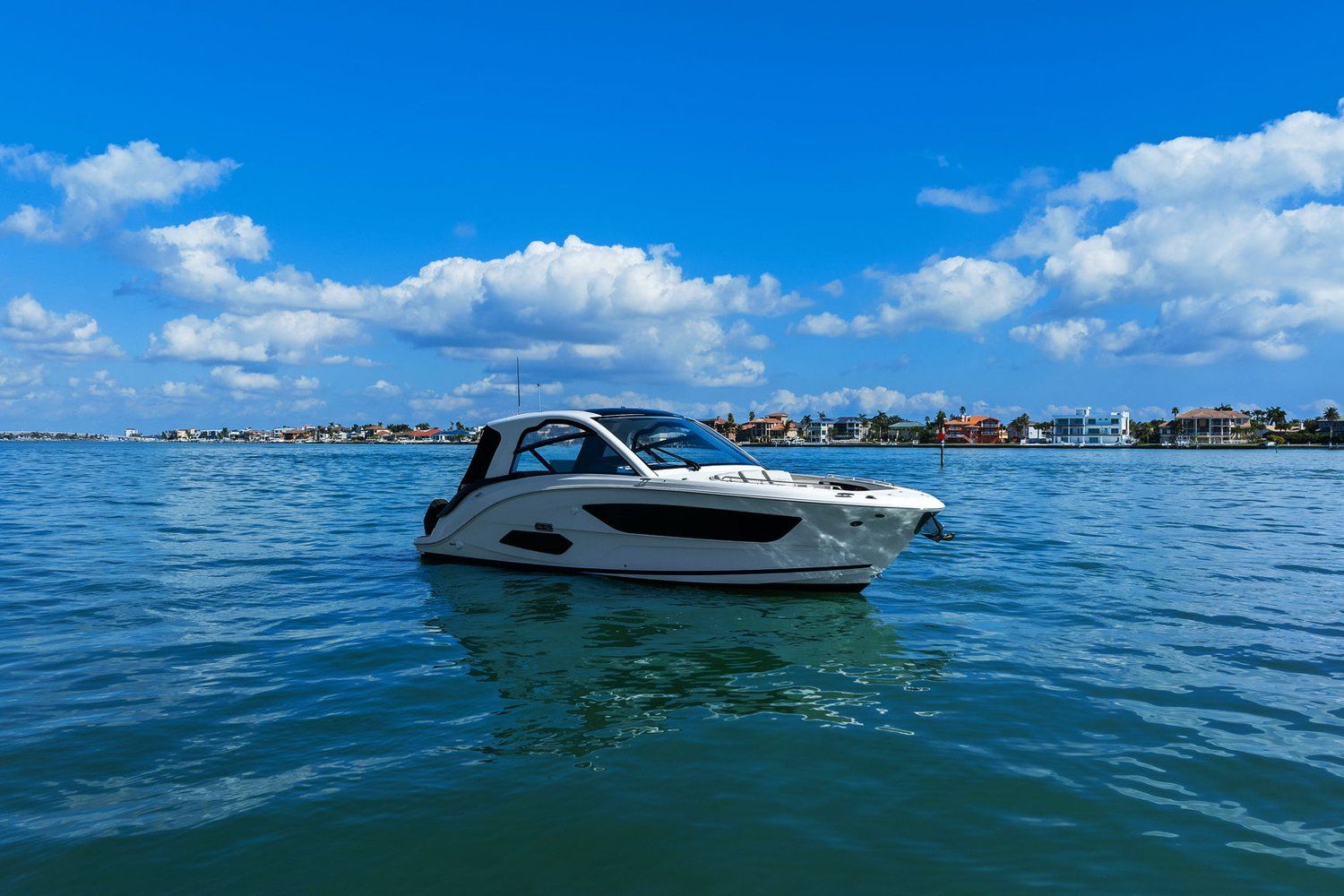 2023 Sea Ray 370 SUNDANCER OUTBOARD Image Thumbnail #1