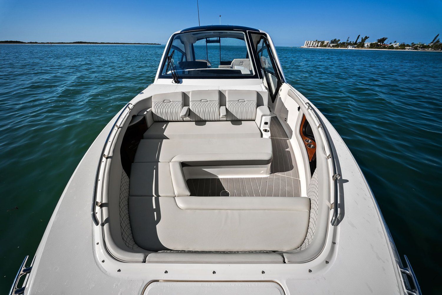 2023 Sea Ray 370 SUNDANCER OUTBOARD Image Thumbnail #37