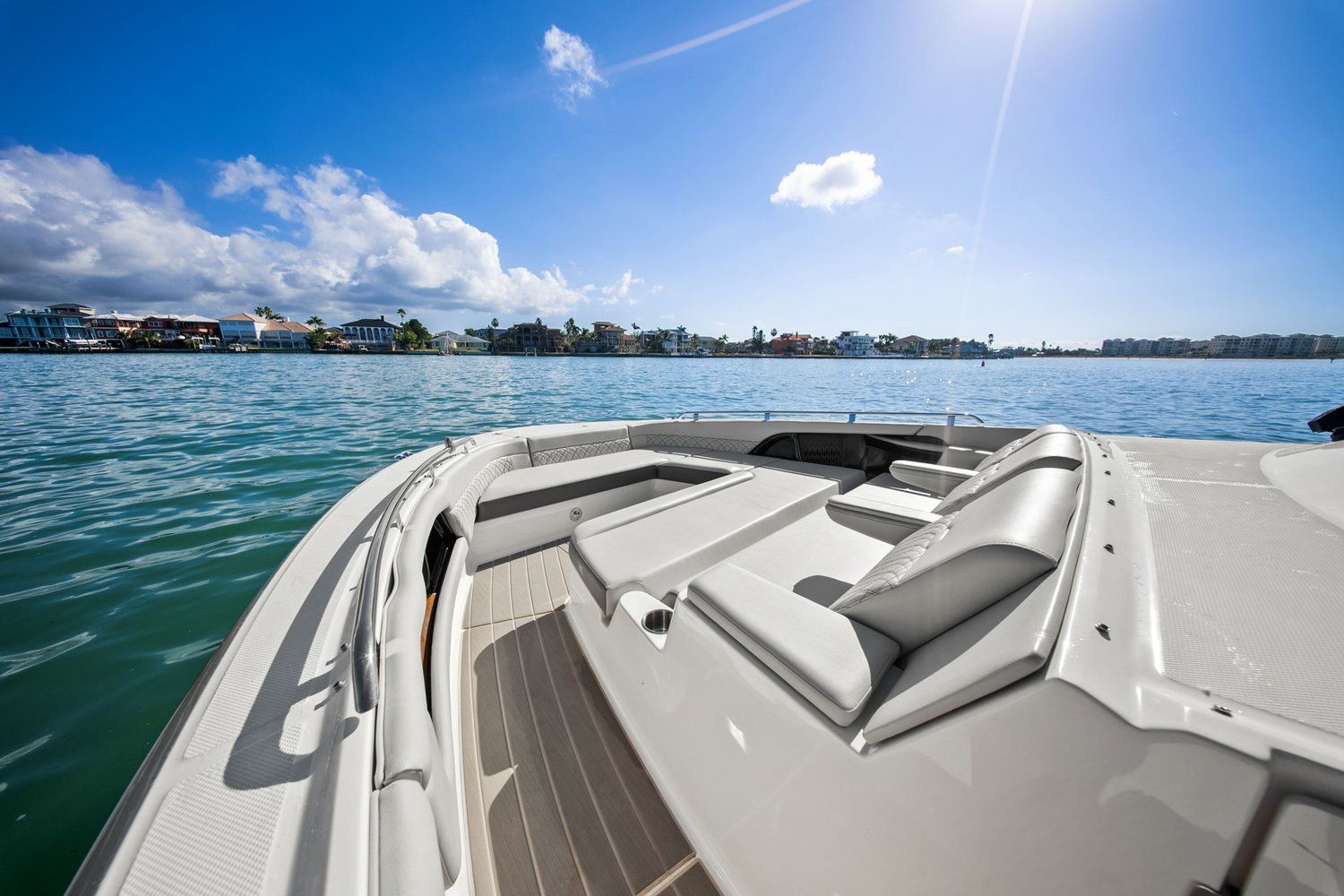 2023 Sea Ray 370 SUNDANCER OUTBOARD Image Thumbnail #36