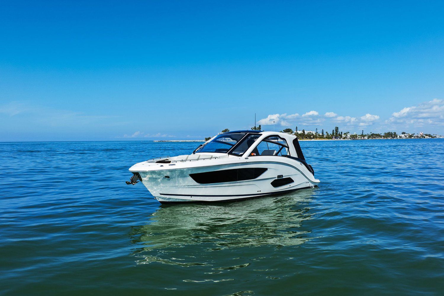 2023 Sea Ray 370 SUNDANCER OUTBOARD Image Thumbnail #3