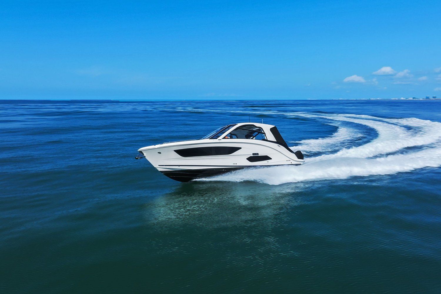 2023 Sea Ray 370 SUNDANCER OUTBOARD Image Thumbnail #18