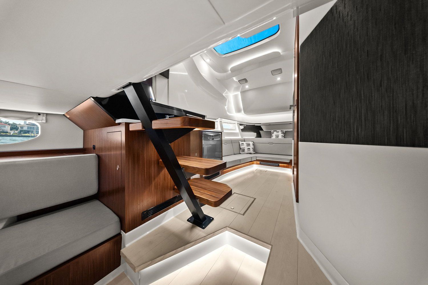 2023 Sea Ray 370 SUNDANCER OUTBOARD Image Thumbnail #42