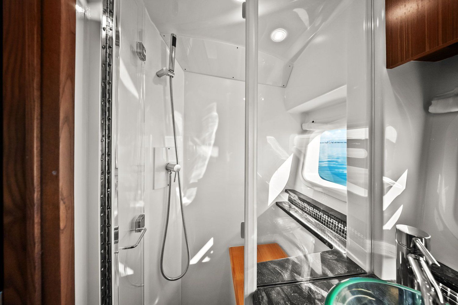 2023 Sea Ray 370 SUNDANCER OUTBOARD Image Thumbnail #46