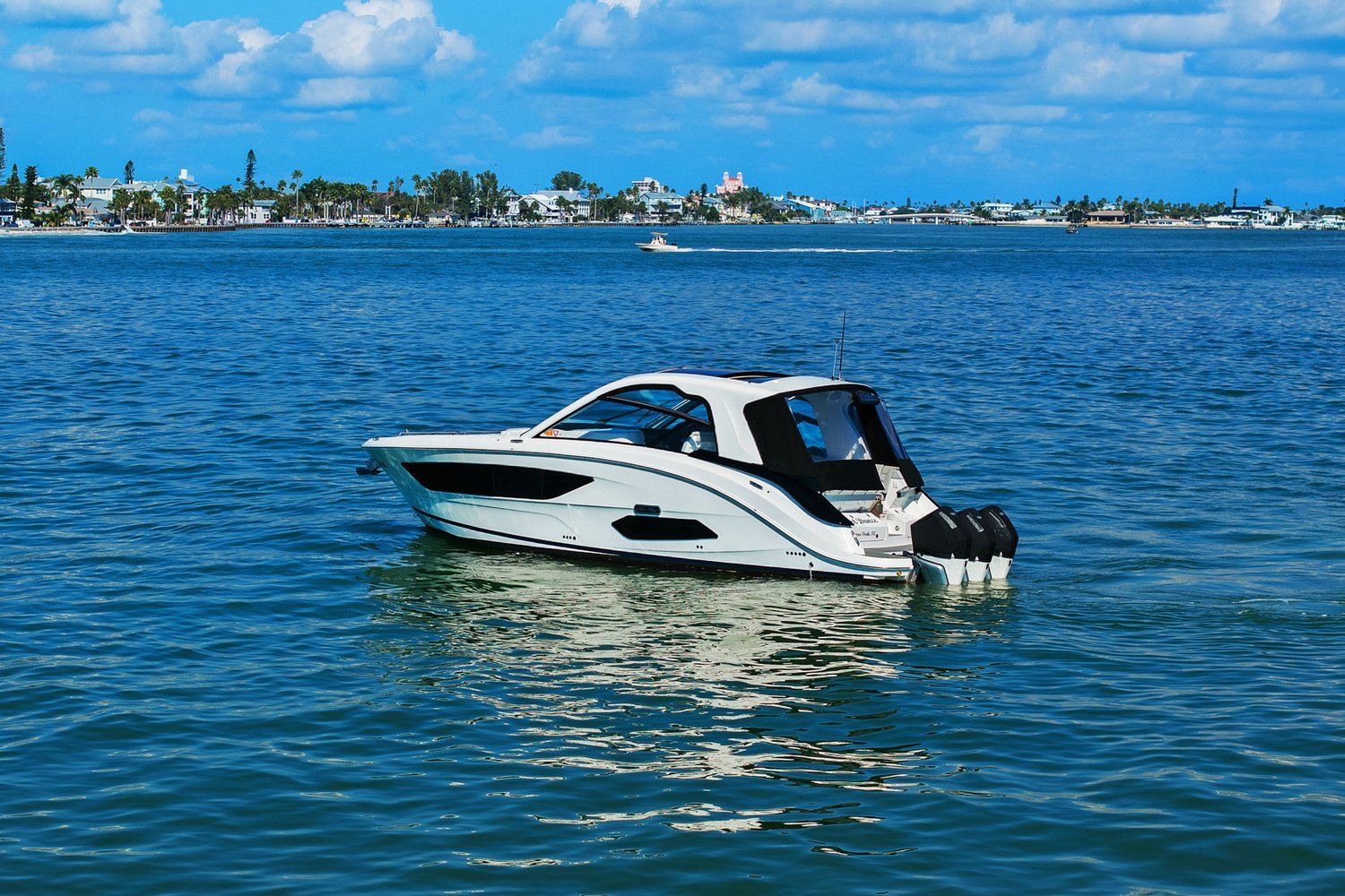 2023 Sea Ray 370 SUNDANCER OUTBOARD Image Thumbnail #7