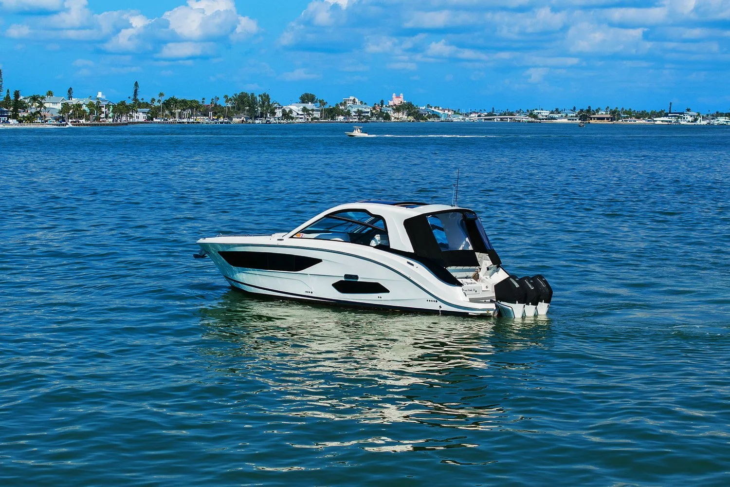 2023 Sea Ray 370 Sundancer Outboard Image Thumbnail #7