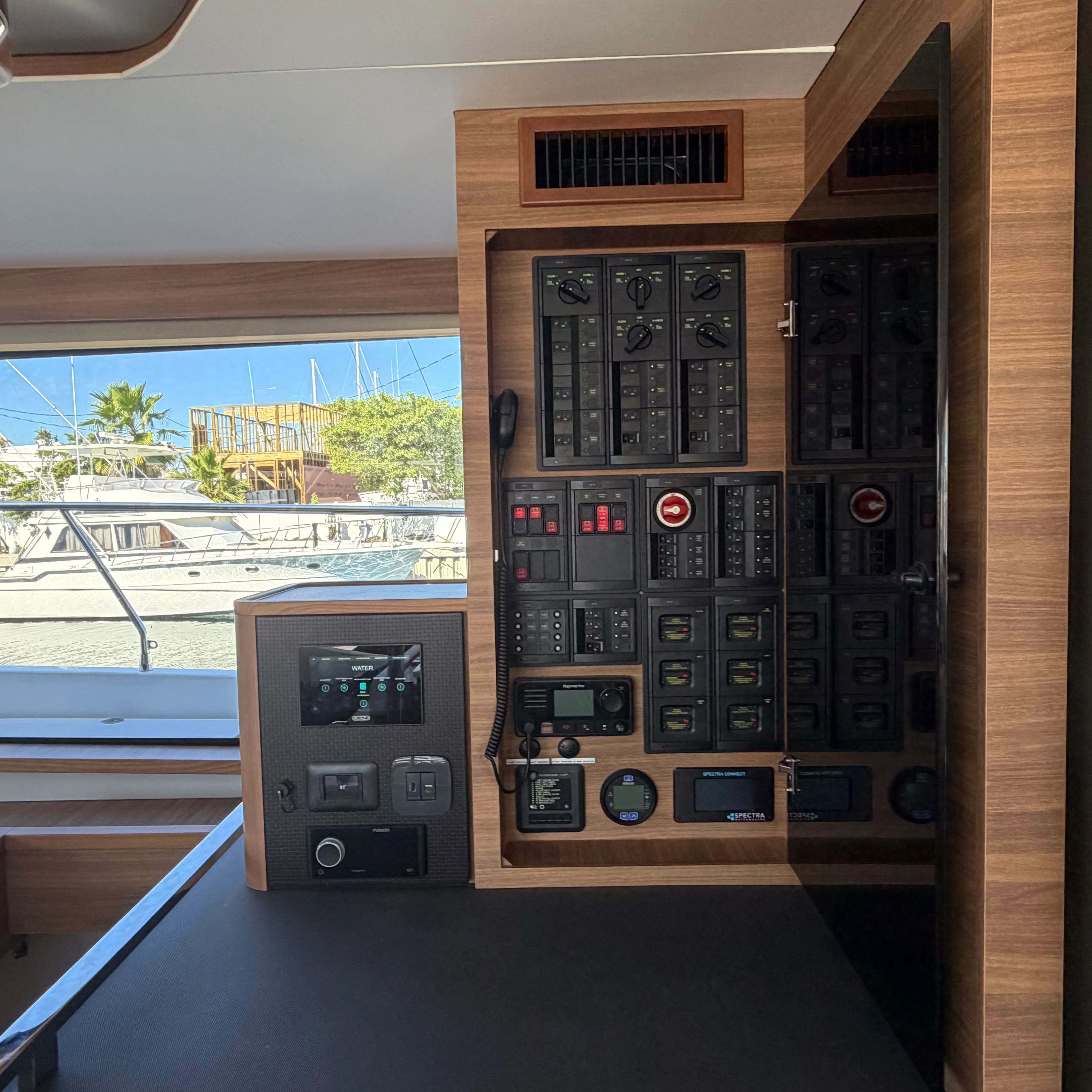 2025 Aquila 54 ENCLOSED BRIDGE Image Thumbnail #38