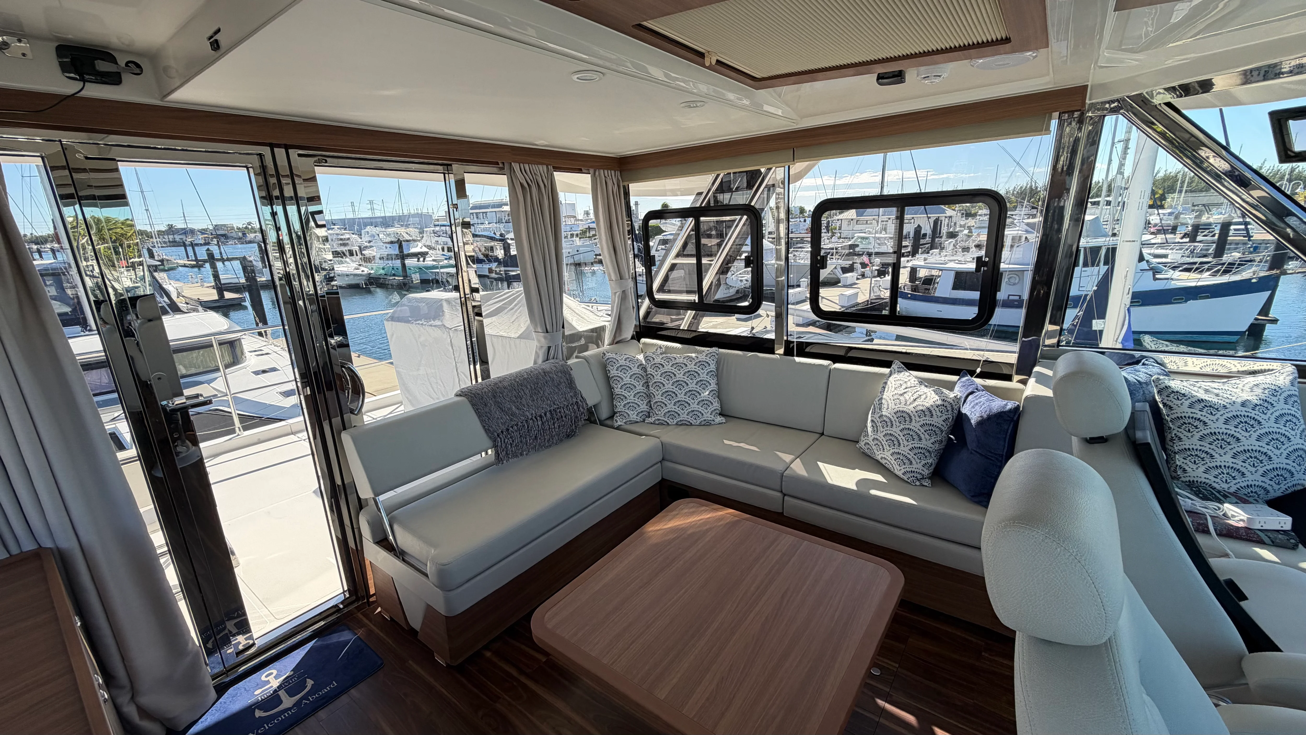 2025 Aquila
                                                             54 ENCLOSED BRIDGE Image Thumbnail #74