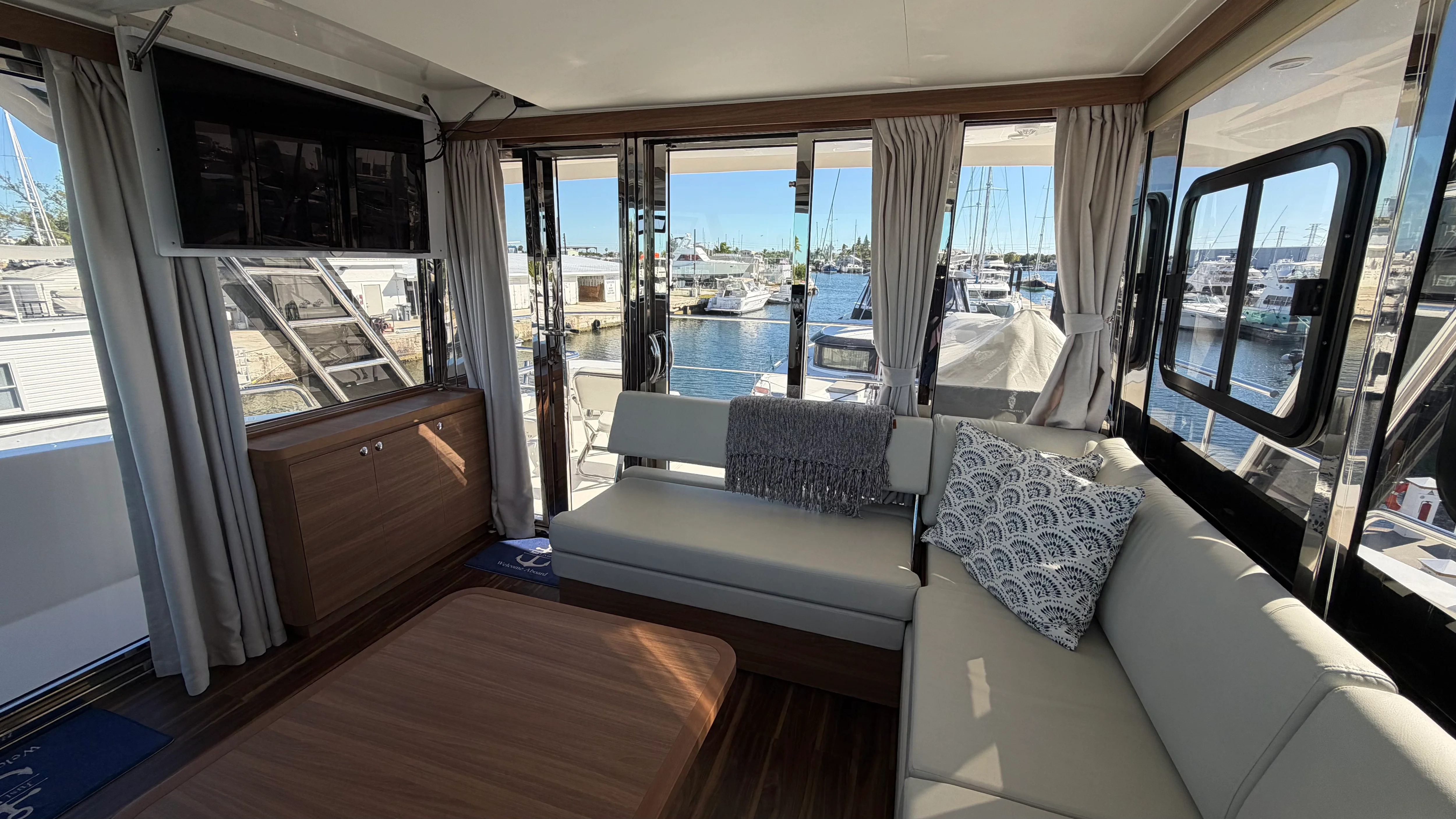 2025 Aquila
                                                             54 ENCLOSED BRIDGE Image Thumbnail #73