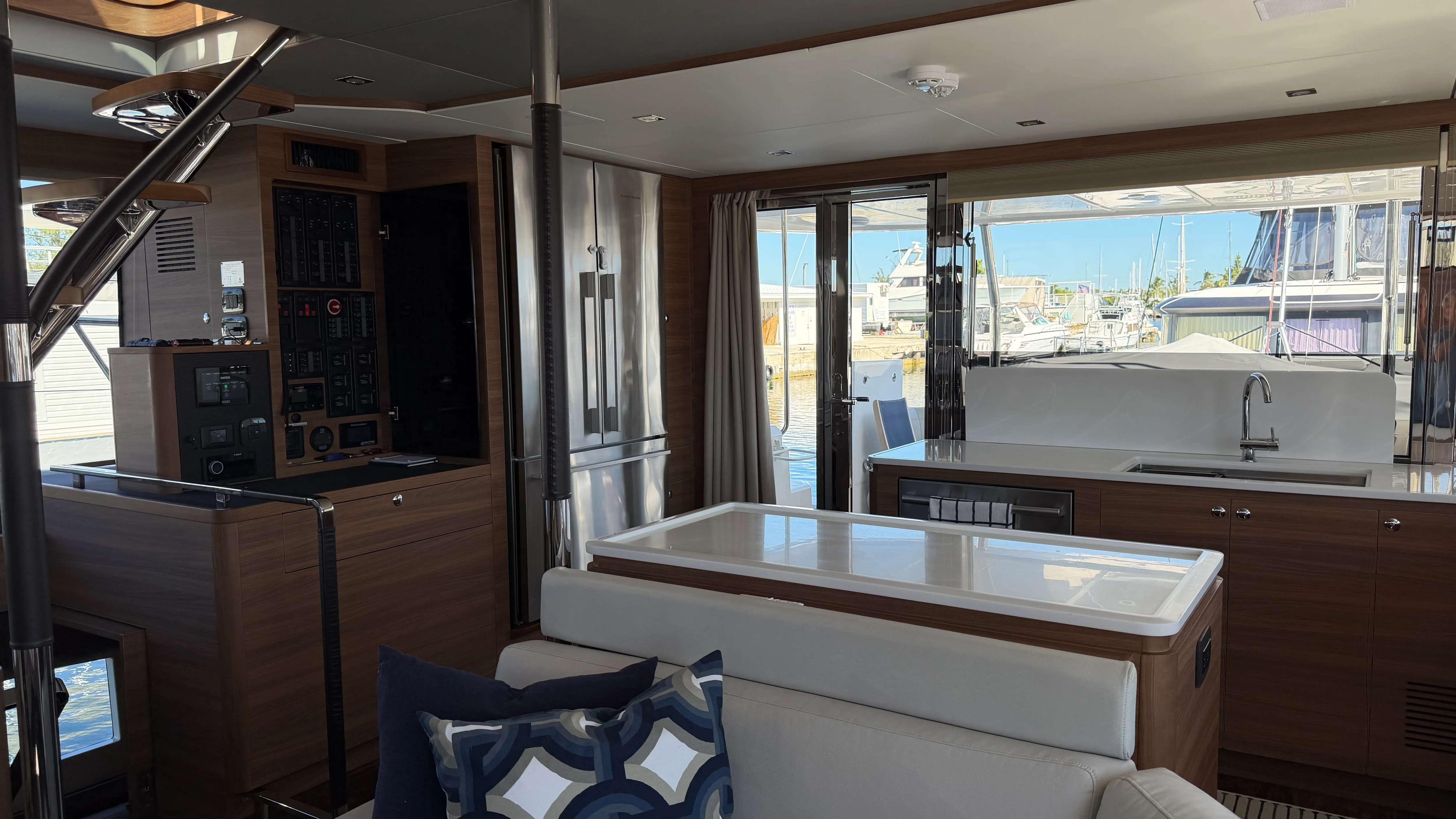 2025 Aquila
                                                             54 ENCLOSED BRIDGE Image Thumbnail #29