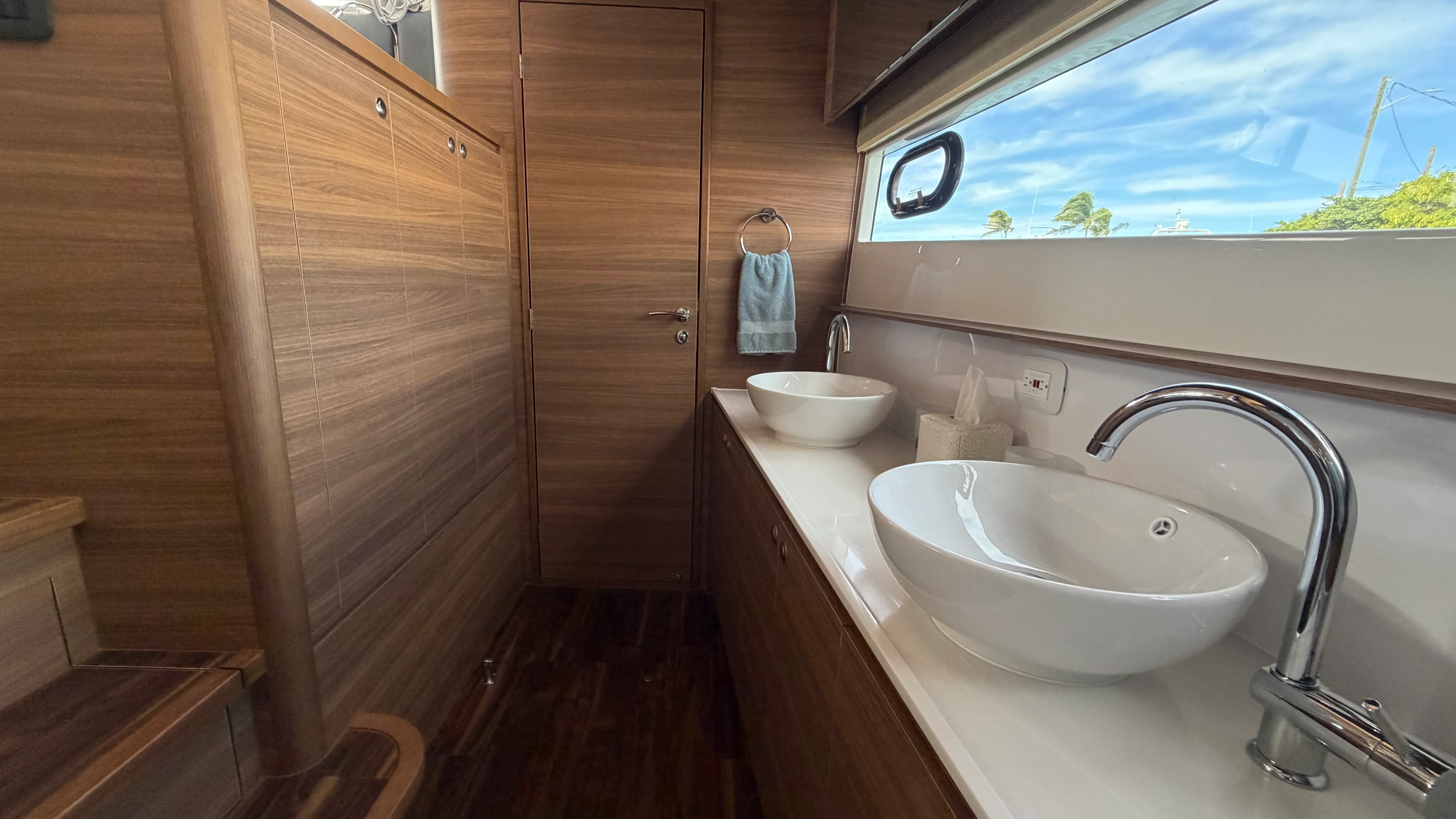 2025 Aquila 54 ENCLOSED BRIDGE Image Thumbnail #91