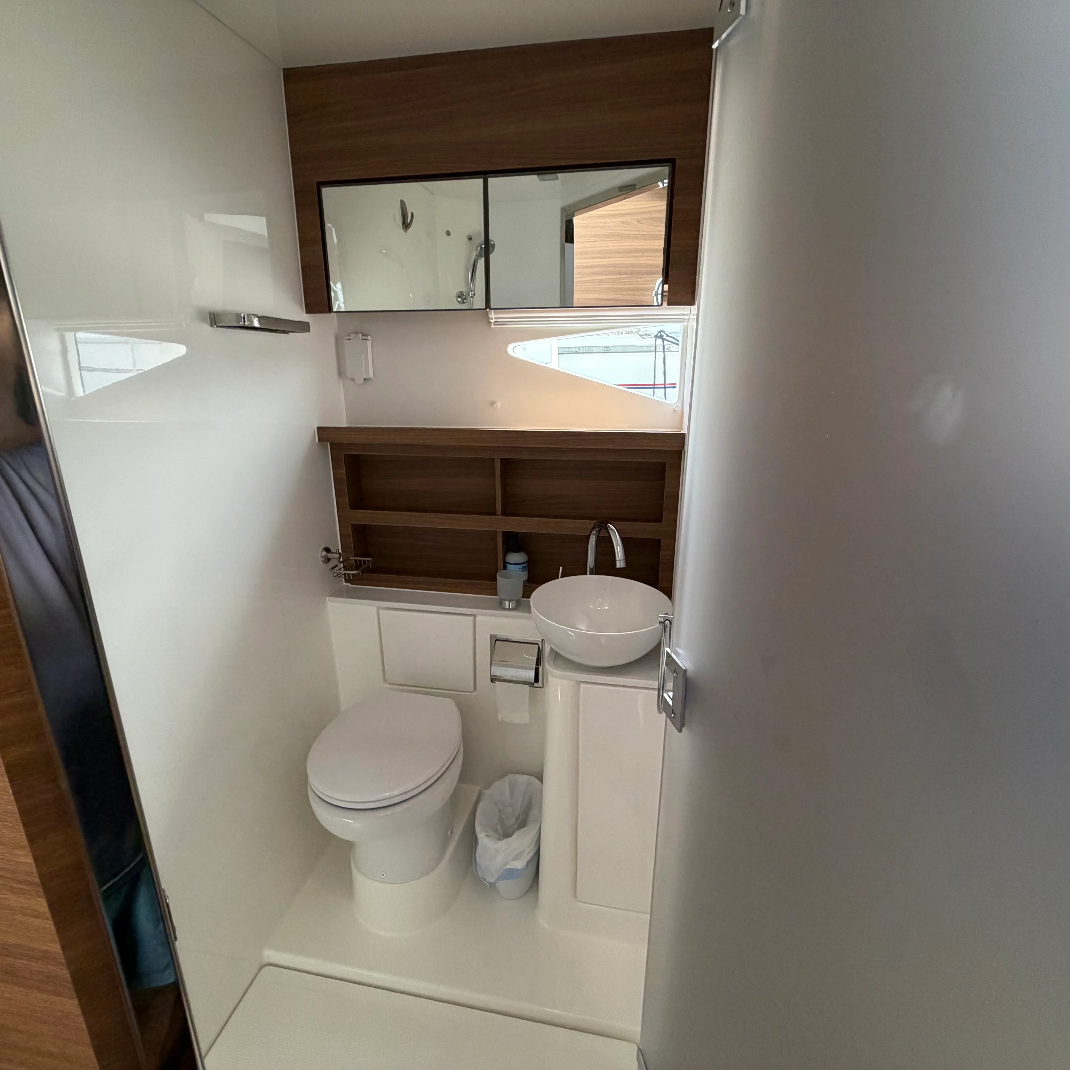 2025 Aquila
                                                             54 ENCLOSED BRIDGE Image Thumbnail #87