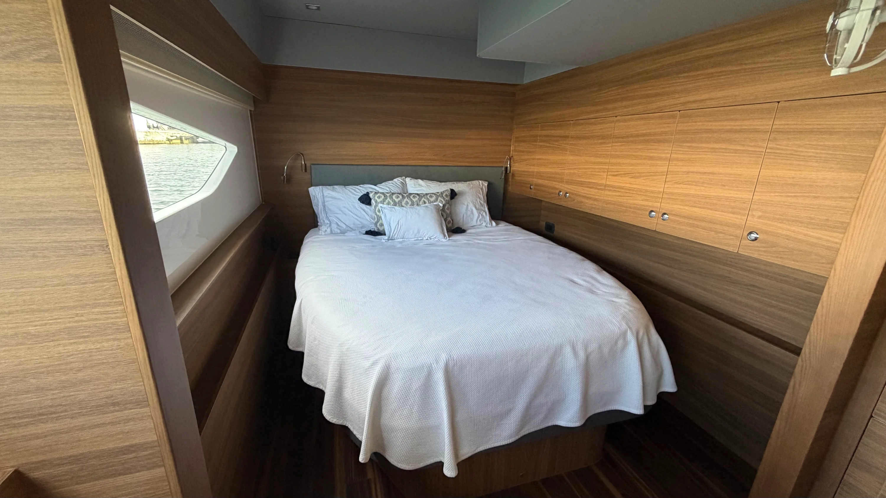 2025 Aquila 54 ENCLOSED BRIDGE Image Thumbnail #93