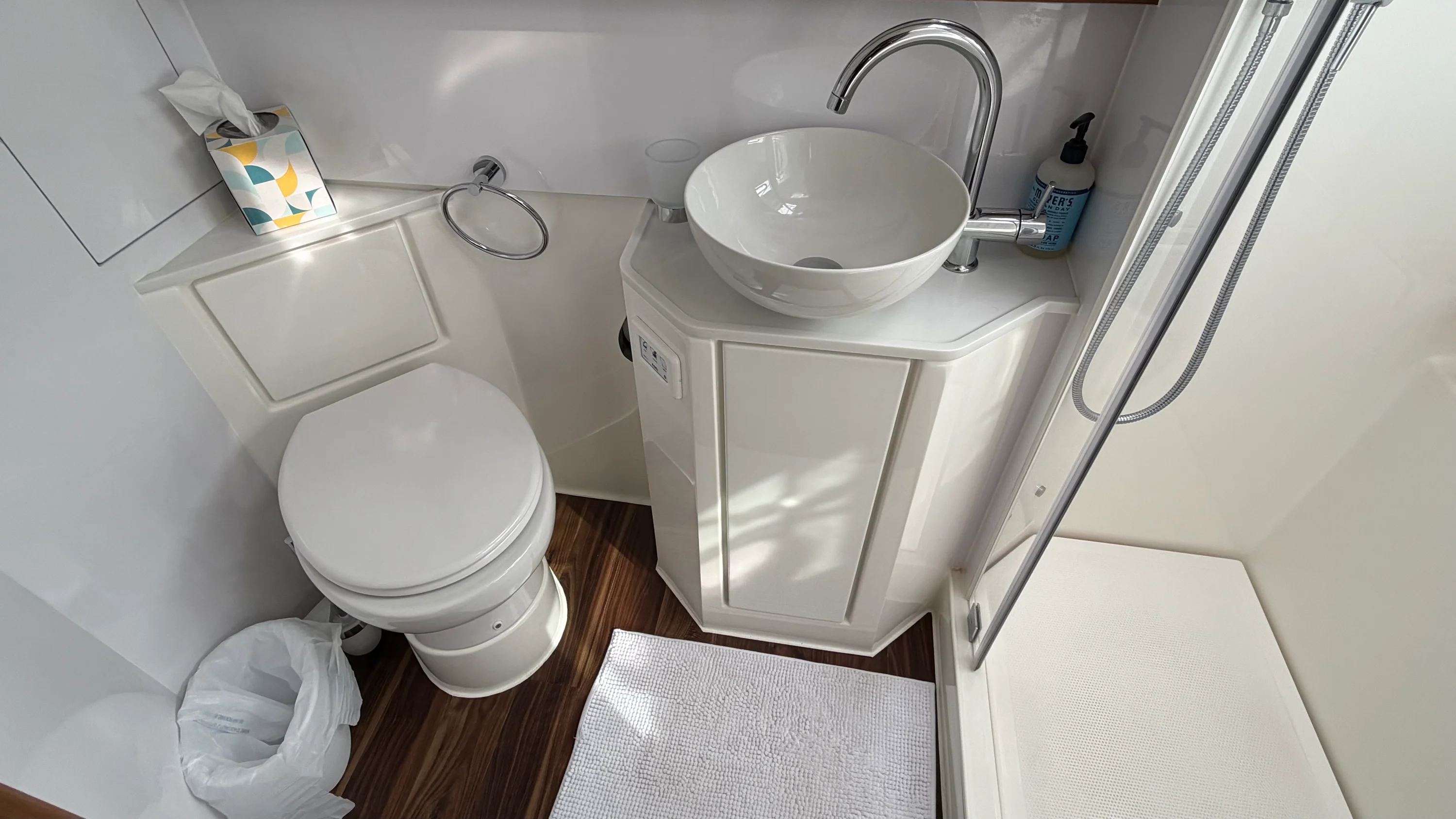 2025 Aquila 54 ENCLOSED BRIDGE Image Thumbnail #98