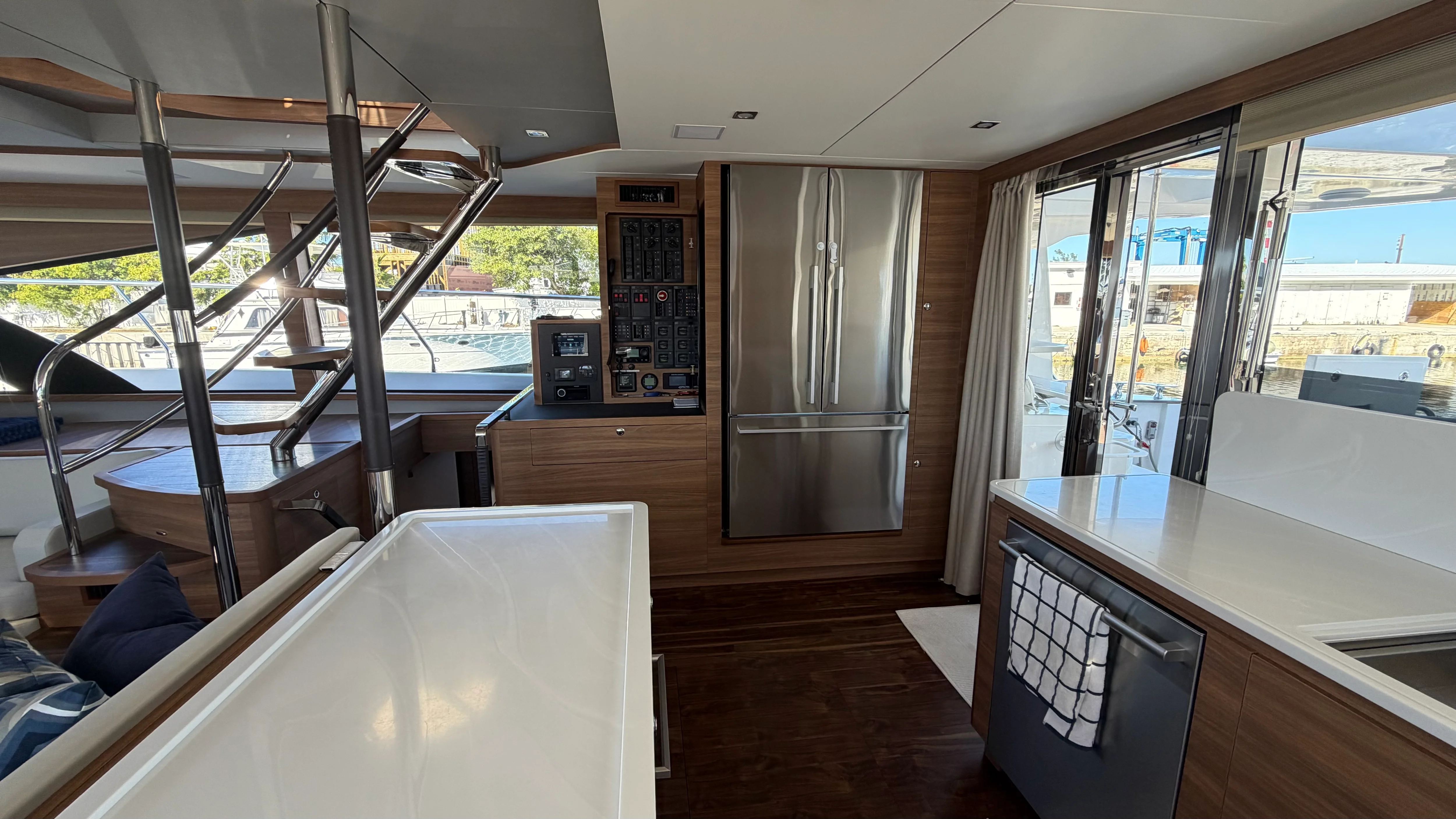 2025 Aquila
                                                             54 ENCLOSED BRIDGE Image Thumbnail #24