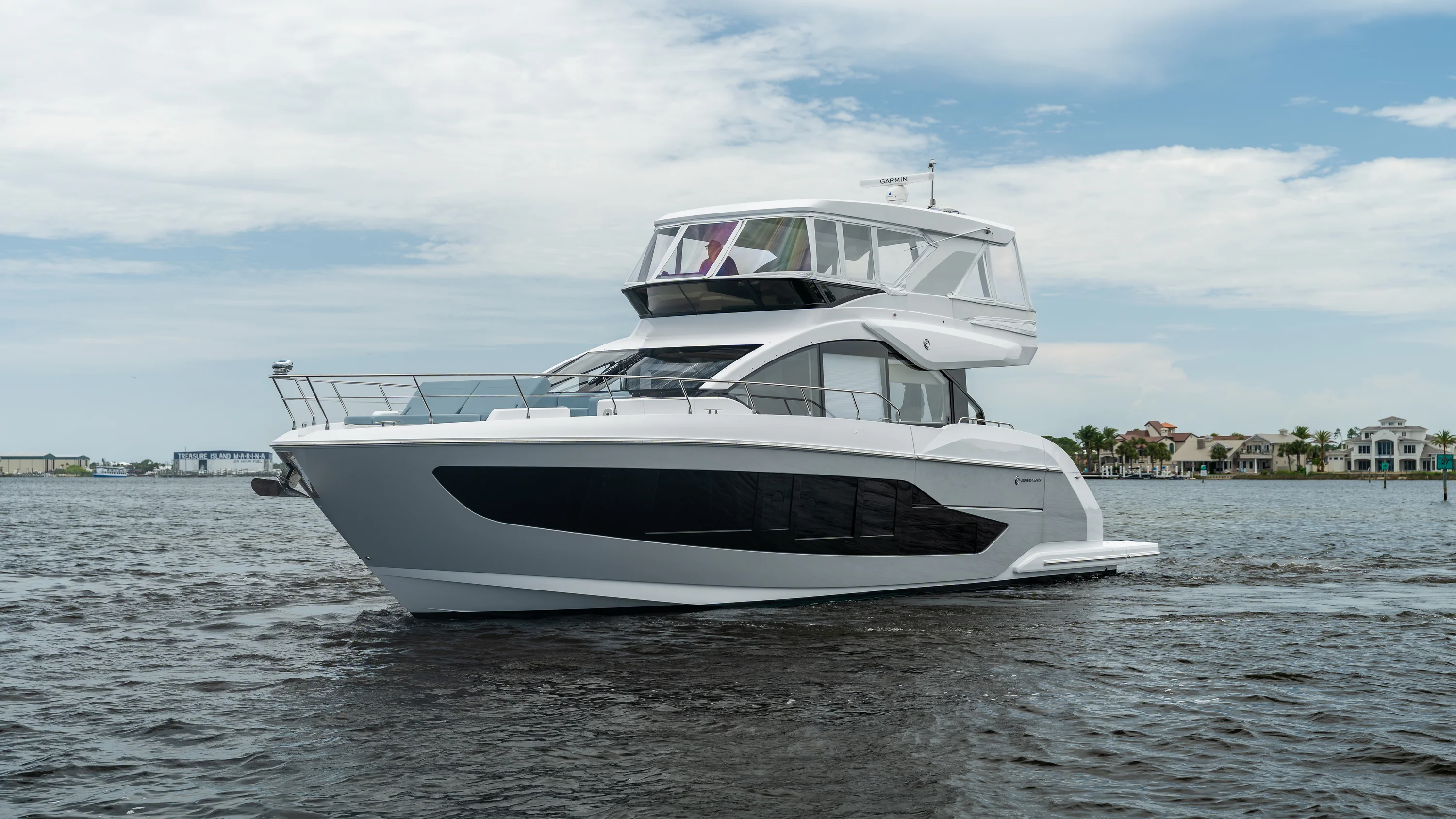 2026 Cruisers Yachts 57 FLY Image Thumbnail #1