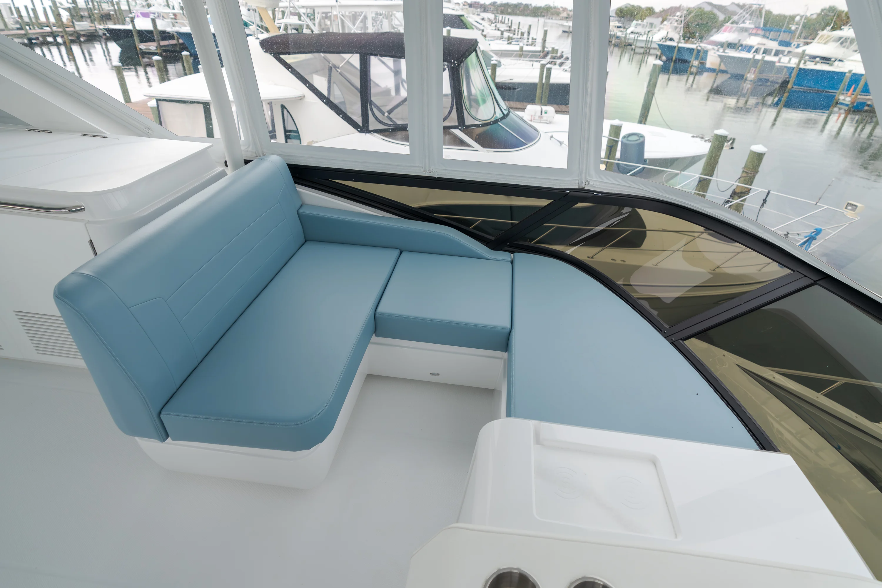 2026 Cruisers Yachts 57 FLY Image Thumbnail #27