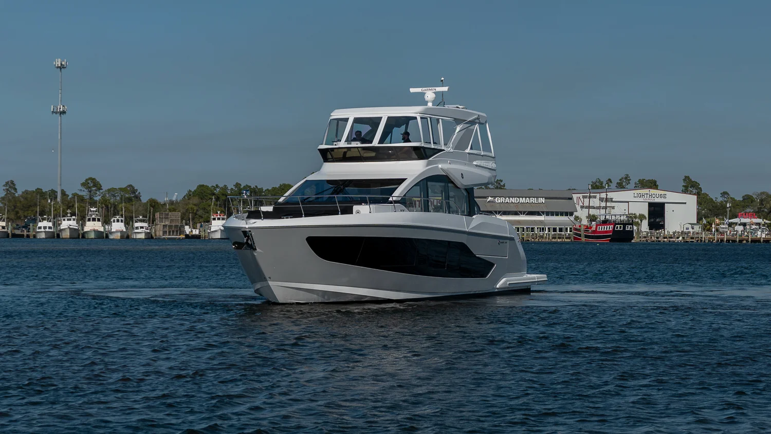 2026 Cruisers Yachts 57 FLY Image Thumbnail #8