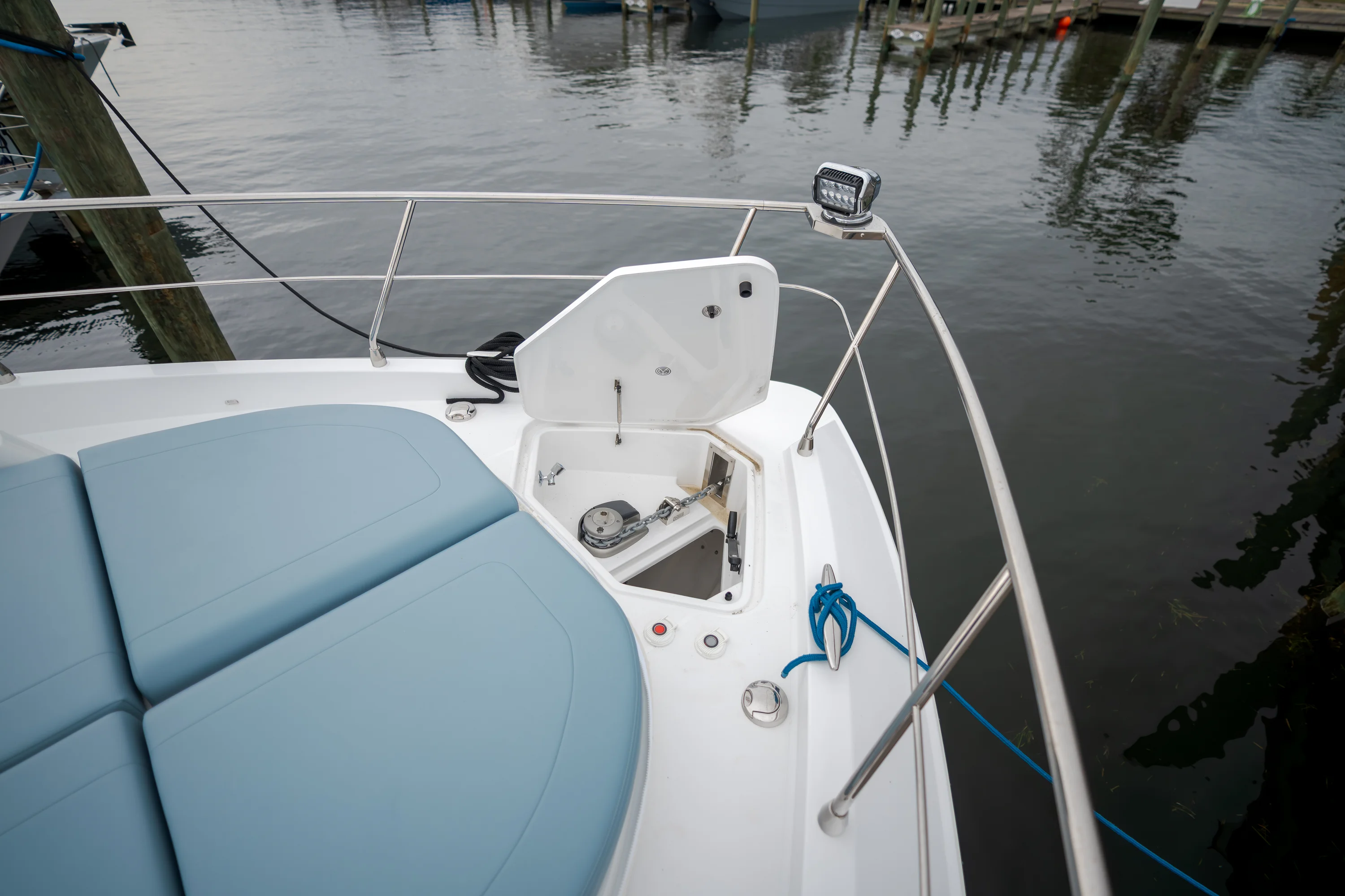 2026 Cruisers Yachts 57 FLY Image Thumbnail #9