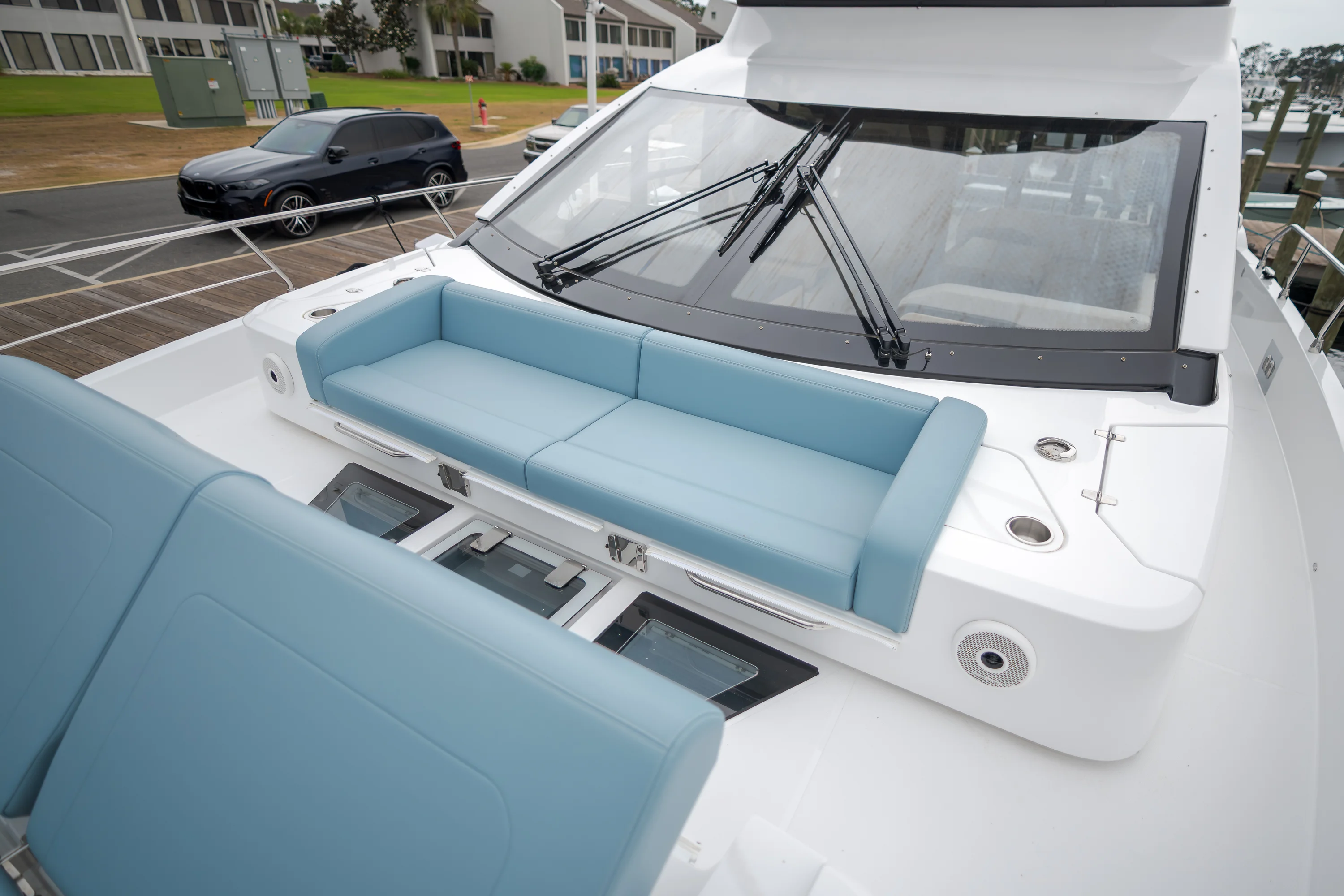 2026 Cruisers Yachts 57 FLY Image Thumbnail #11