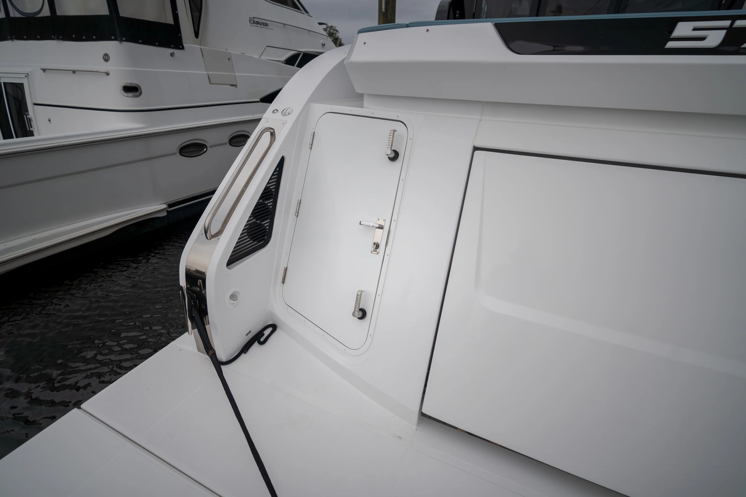 2026 Cruisers Yachts 57 FLY Image Thumbnail #17
