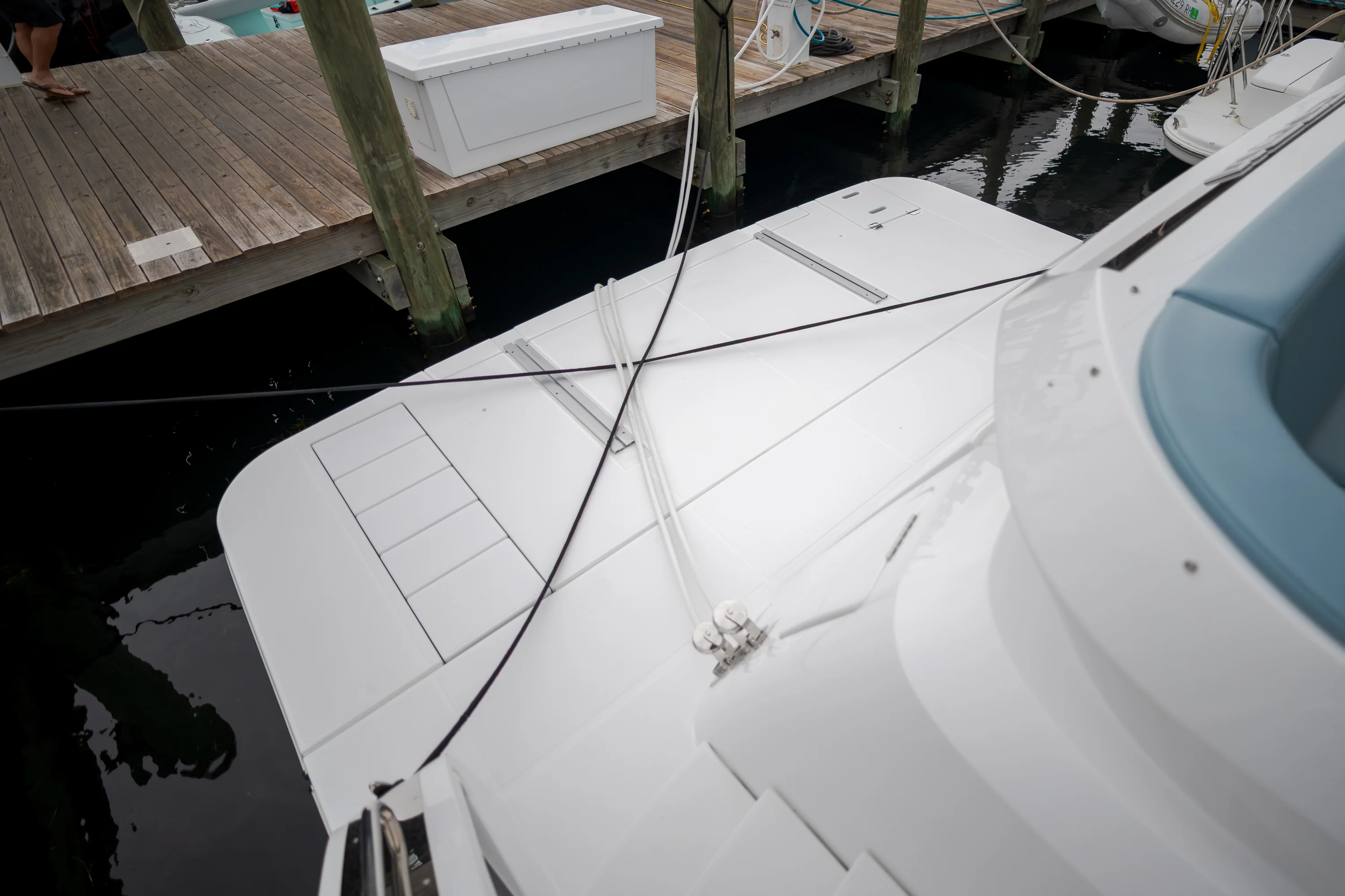 2026 Cruisers Yachts 57 FLY Image Thumbnail #16