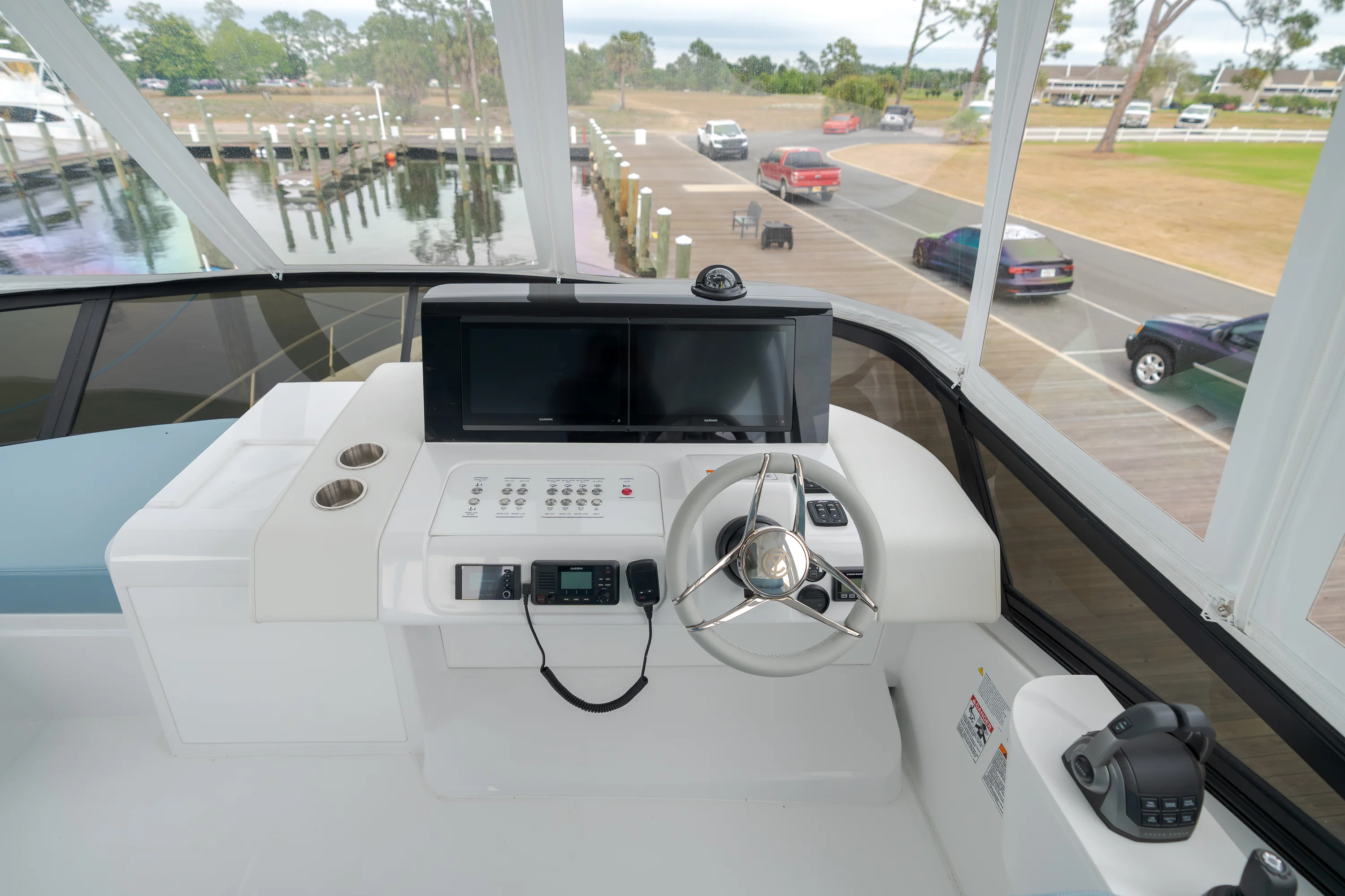 2026 Cruisers Yachts 57 FLY Image Thumbnail #28