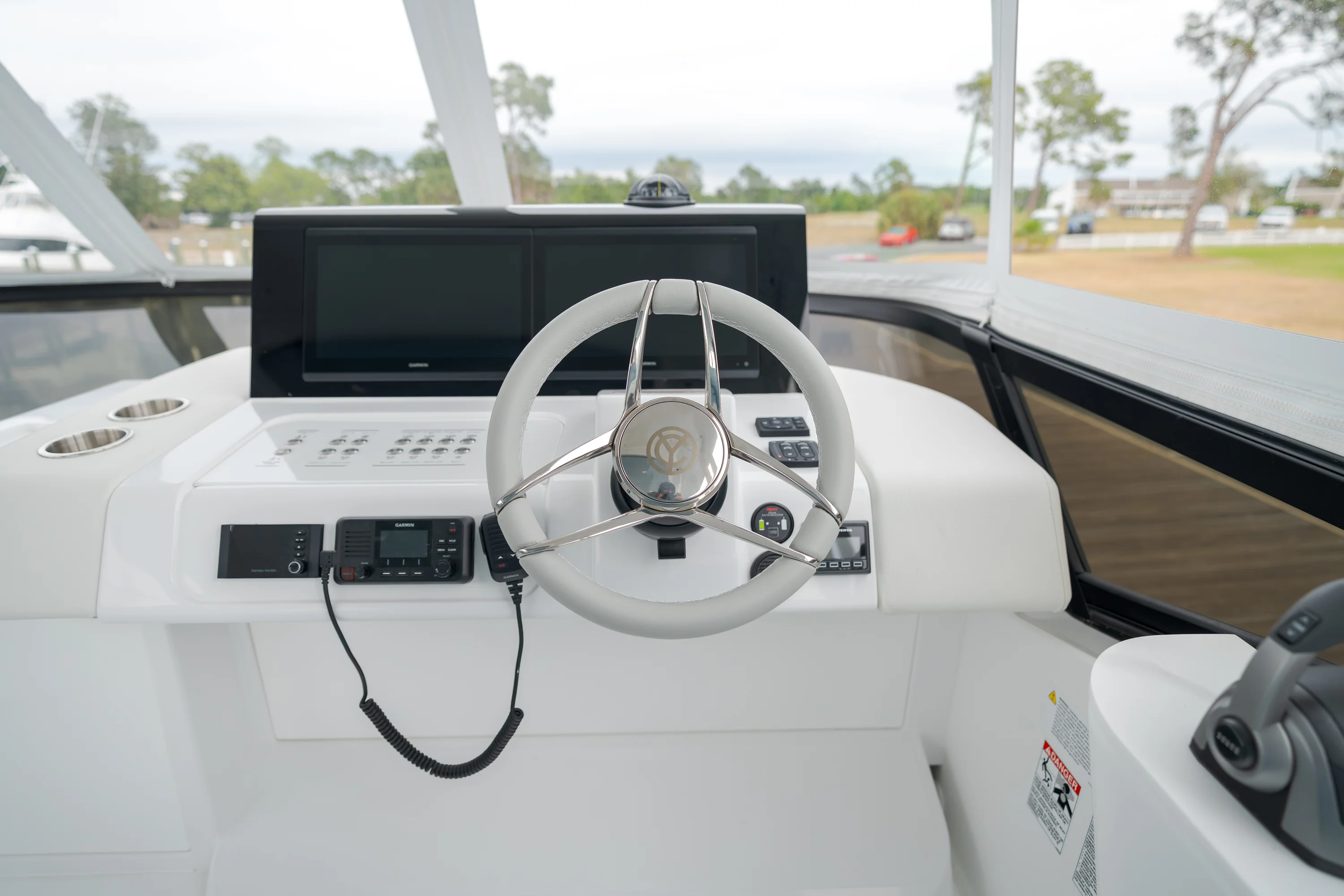 2026 Cruisers Yachts 57 FLY Image Thumbnail #31