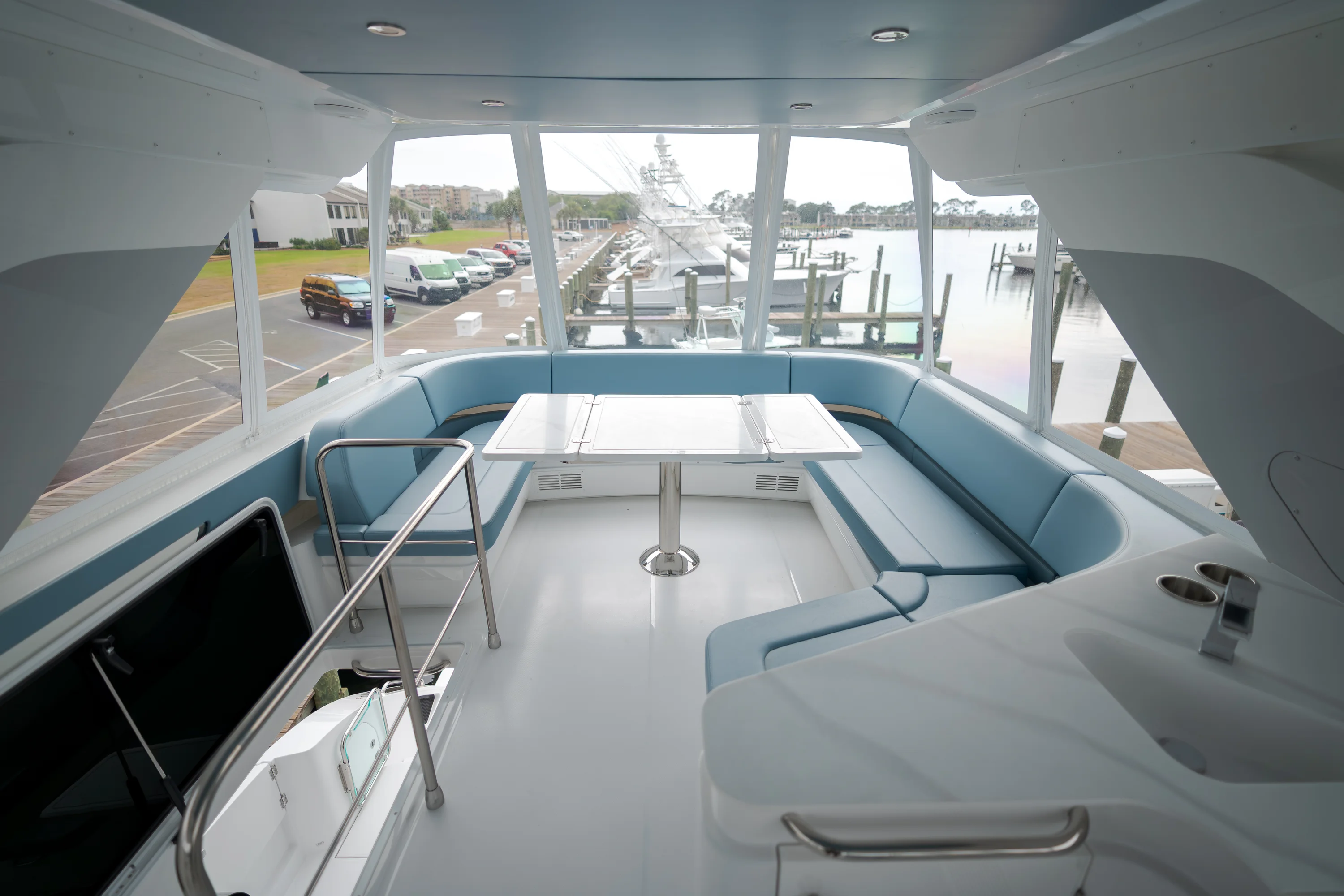 2026 Cruisers Yachts 57 FLY Image Thumbnail #41