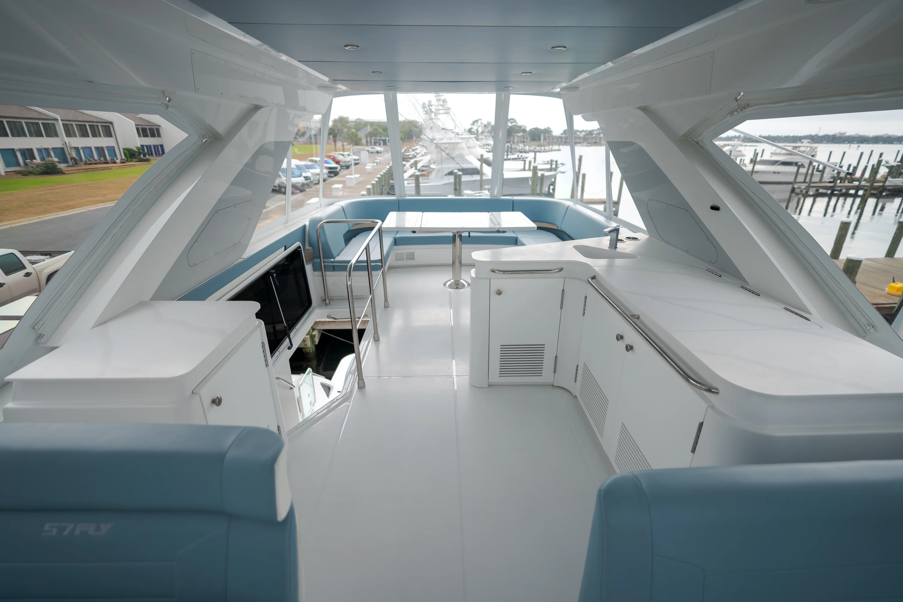 2026 Cruisers Yachts 57 FLY Image Thumbnail #38
