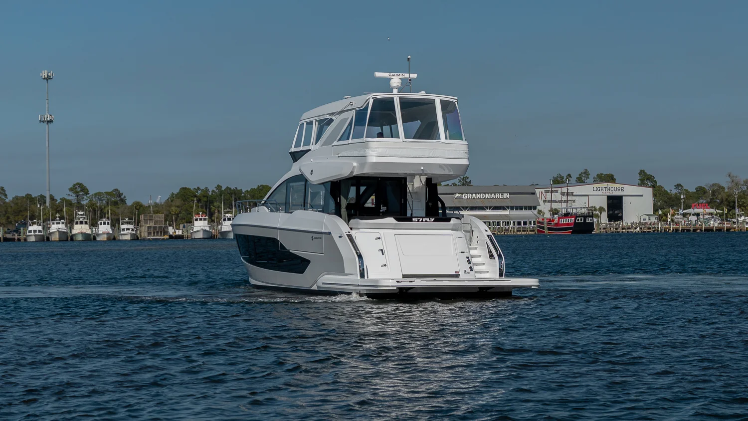 2026 Cruisers Yachts 57 FLY Image Thumbnail #2