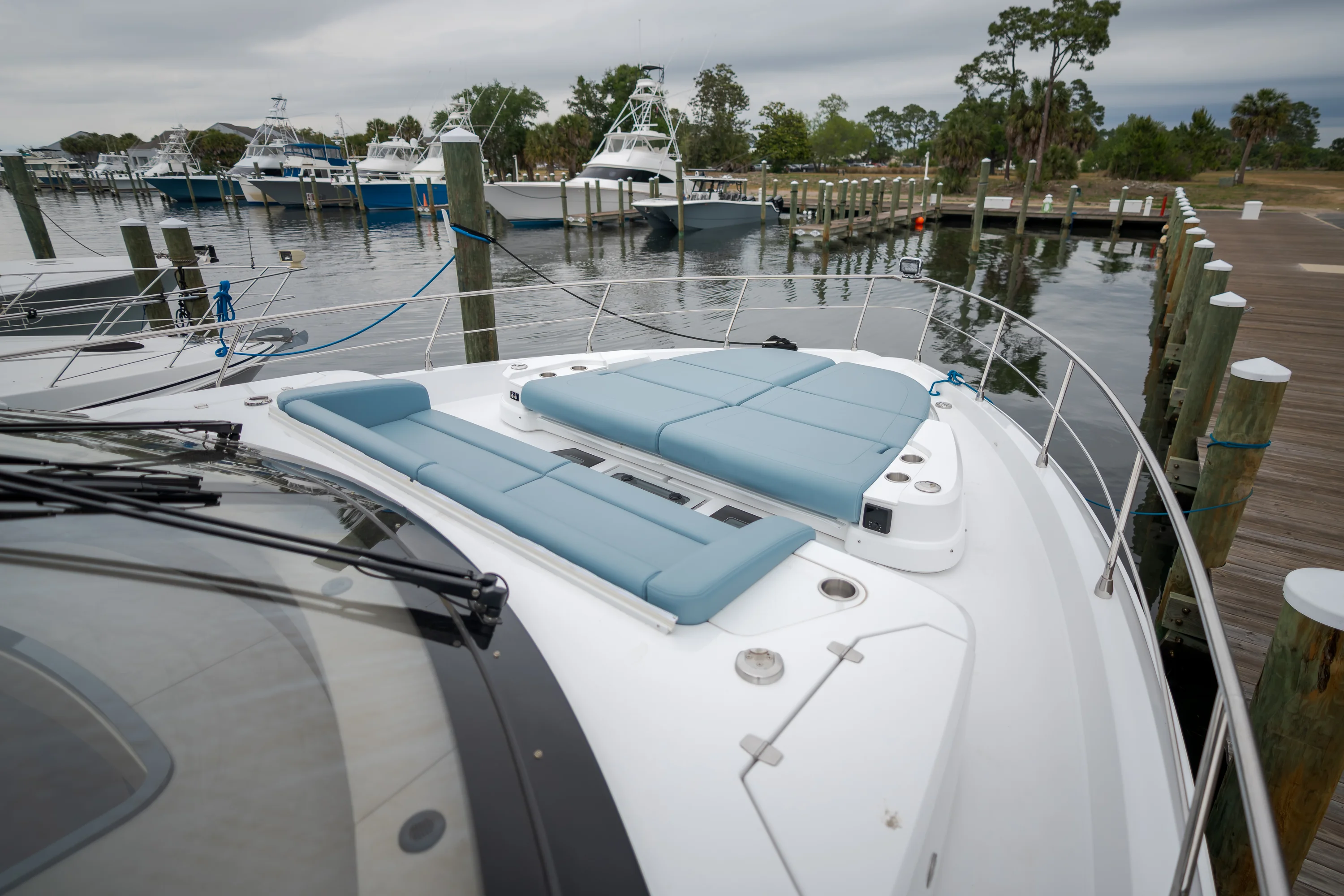 2026 Cruisers Yachts 57 FLY Image Thumbnail #12